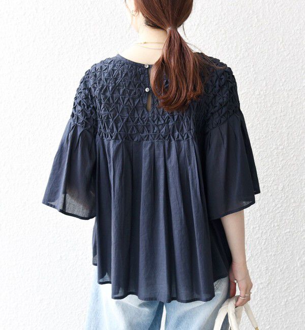 SHIPS any「SHIPS any:〈洗濯機可能〉ハンドスモッキング コットン フレア ブラウス」|シャツ・ブラウス|