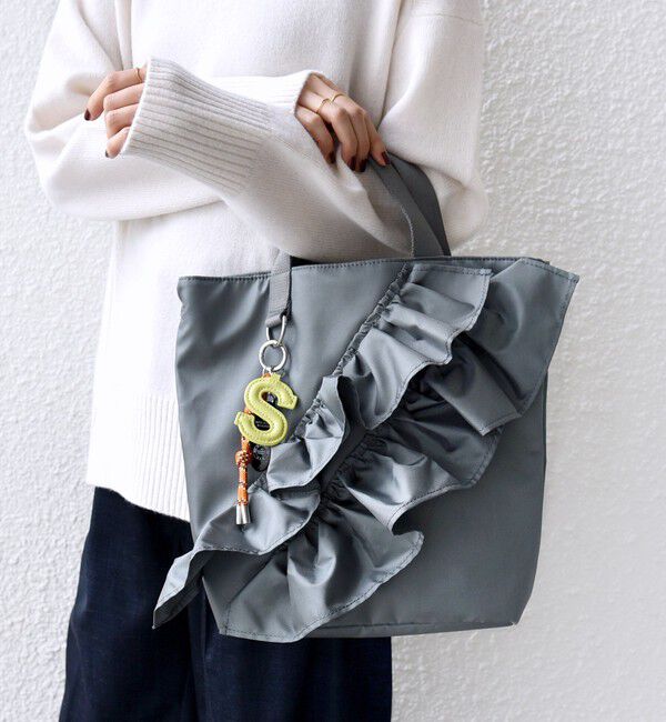 SHIPS for women「【WEB限定】チャーム 付き フリル トート」|トートバッグ|