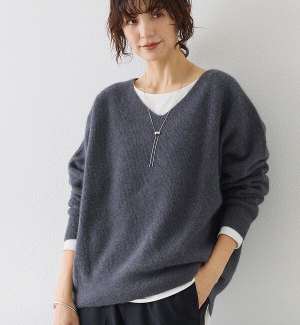  「【抜け感シルエット】ヘアリーウール片畦Vネックニット」|ニット・セーター|チャコールグレー