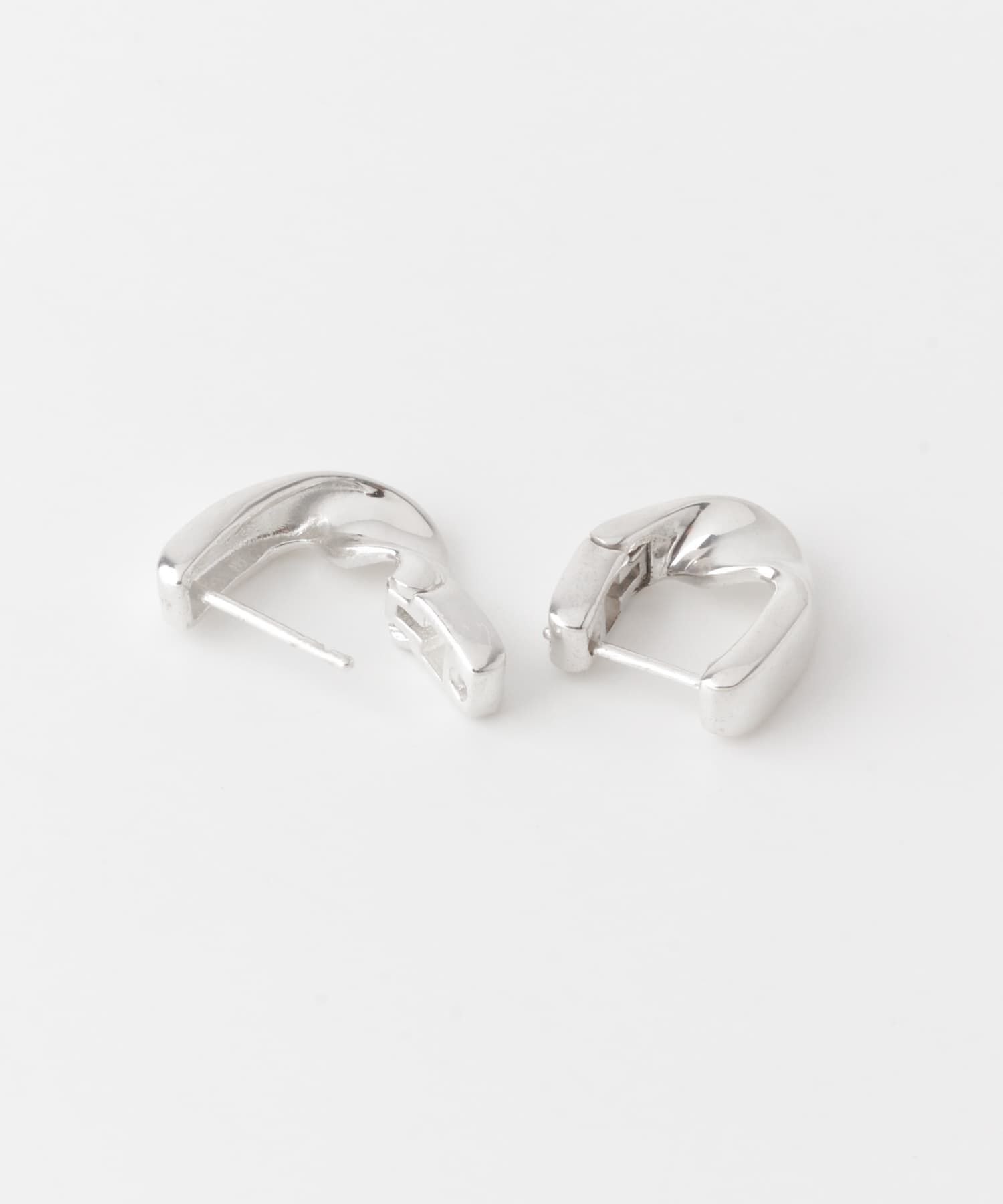 SMELLY「SMELLY so&rsquo;　twist pierce」|ピアス|