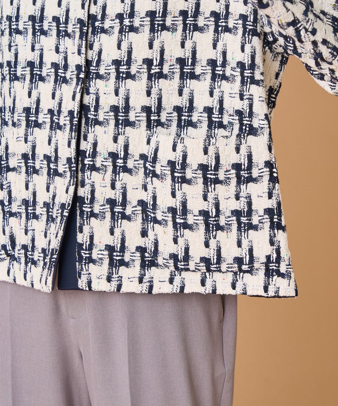 INED「千鳥柄ツイードジャケット《LINTON》」|ノーカラージャケット|