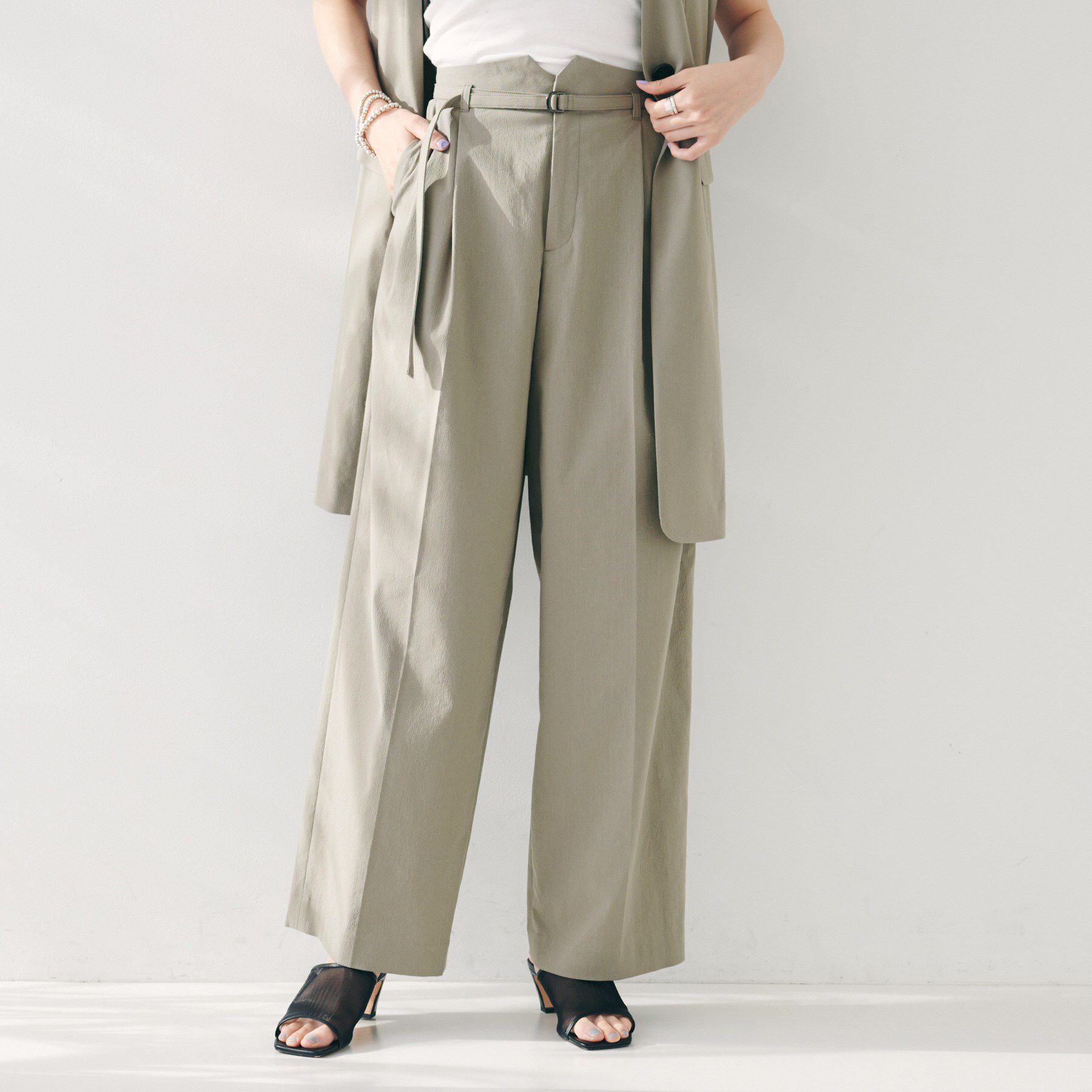 UNTITLED「【セットアップ可能／オンオフ】ラミー混 タックワイドパンツ」|その他|オリーブグリーン(0
