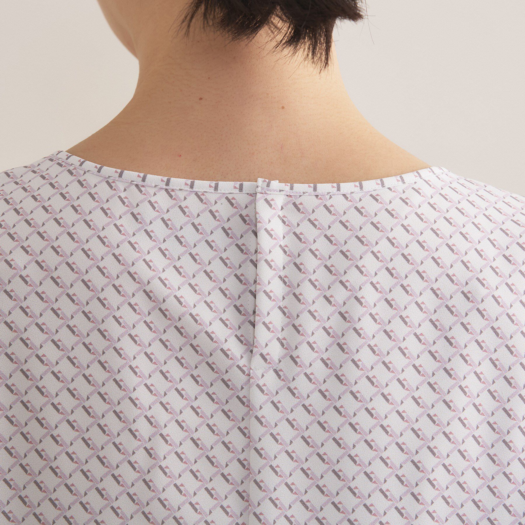 INDIVI「【洗える／透けにくい】ダイヤ柄プリントブラウス」|シャツ・ブラウス|