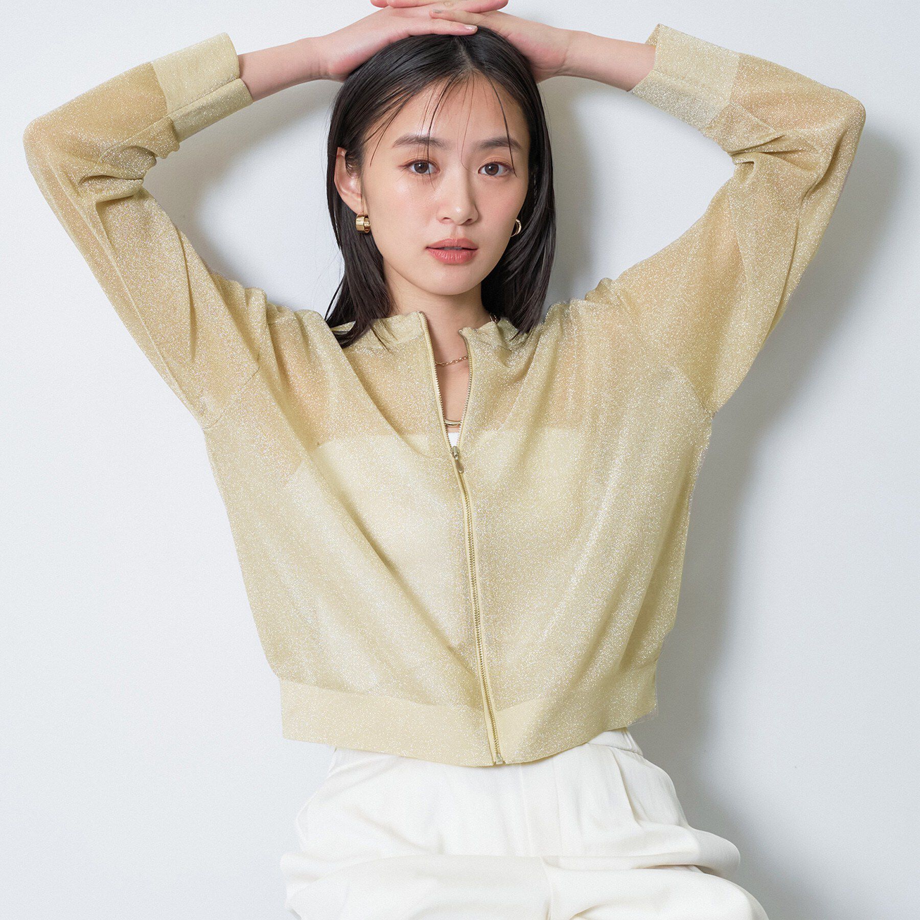 INDIVI「【洗える／シアーラメ】ブルゾン風ジップアップニットカーディガン」|カーディガン|ゴールド(007)