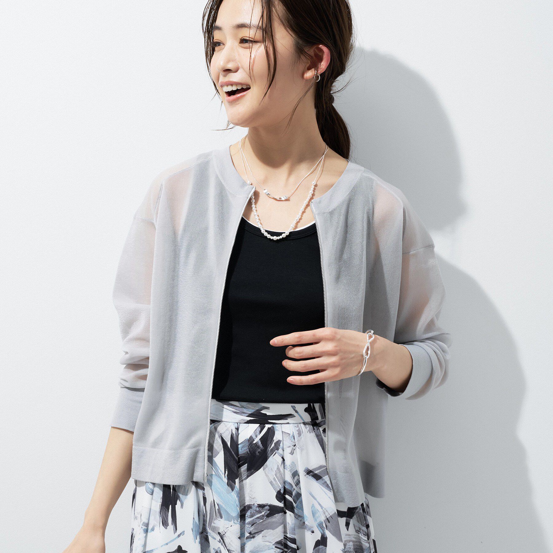 INDIVI「【洗える／シアーラメ】ブルゾン風ジップアップニットカーディガン」|カーディガン|