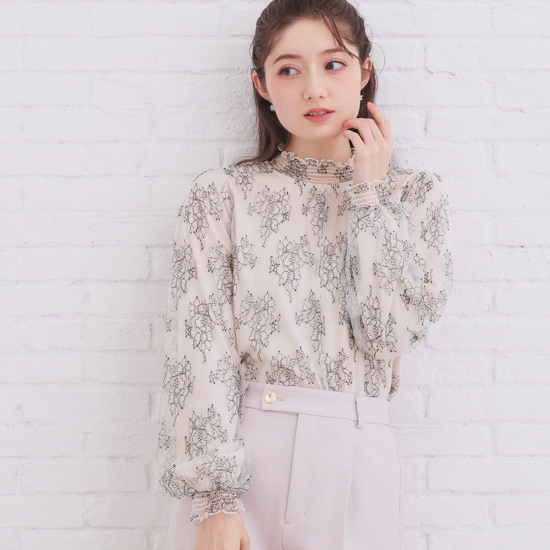 index「フリルハイネックレーストップス【洗濯機OK】」|シャツ・ブラウス|グレージュ(550)