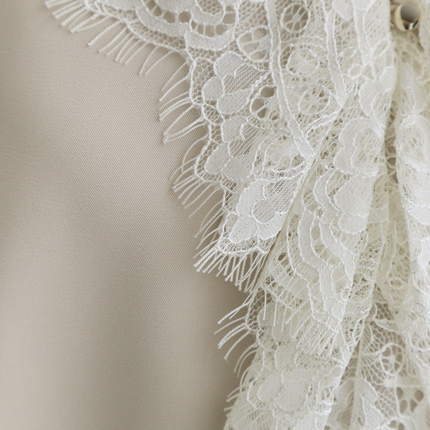 OPAQUE.CLIP「【es】ヒゲレースVネックブラウス【洗濯機OK】」|シャツ・ブラウス|