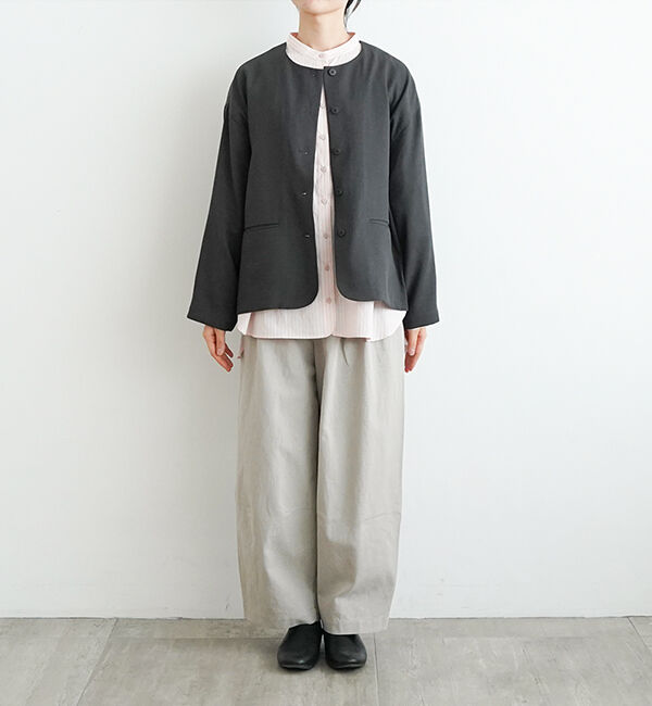 オローネ「シャルロットジャケット」|ノーカラージャケット|