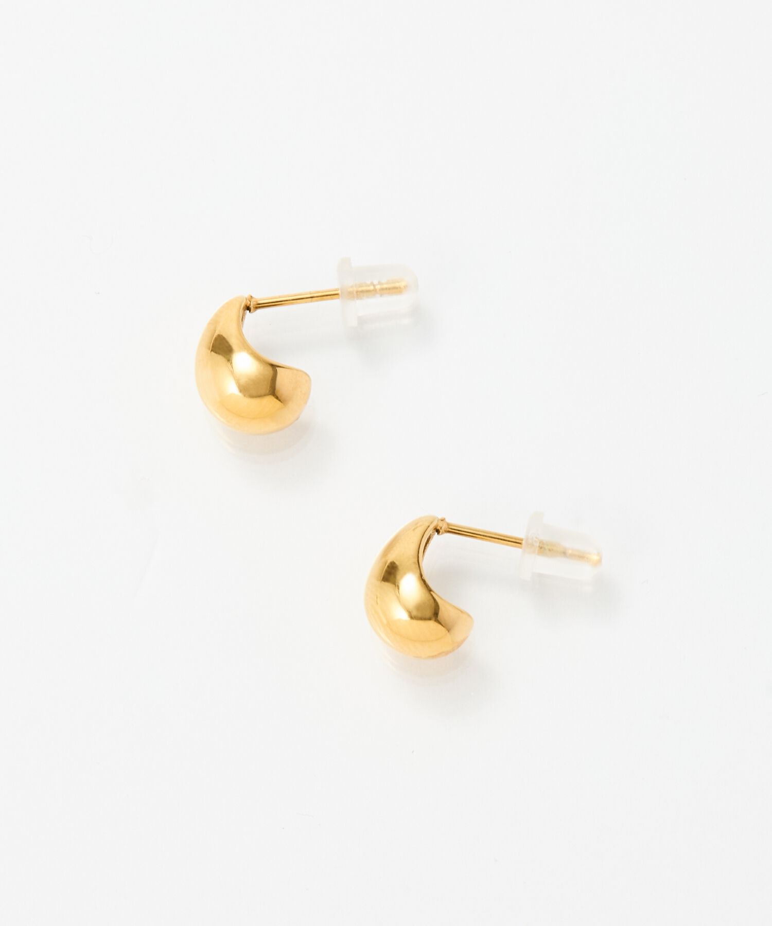 Phoebe「≪雑誌掲載≫【金属アレルギー対応】プックリハーフフープミニピアス　ゴールド/サージカルステンレス」|ピアス|