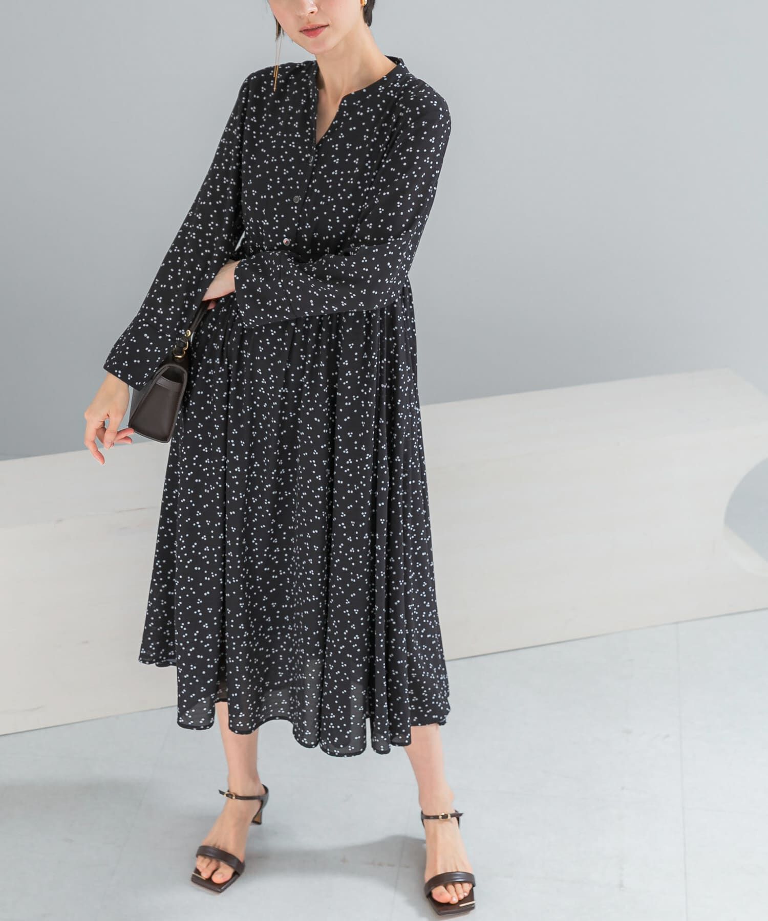 URBAN RESEARCH ROSSO「『WEB限定』ランダムドットボリュームワンピース」|ワンピース|