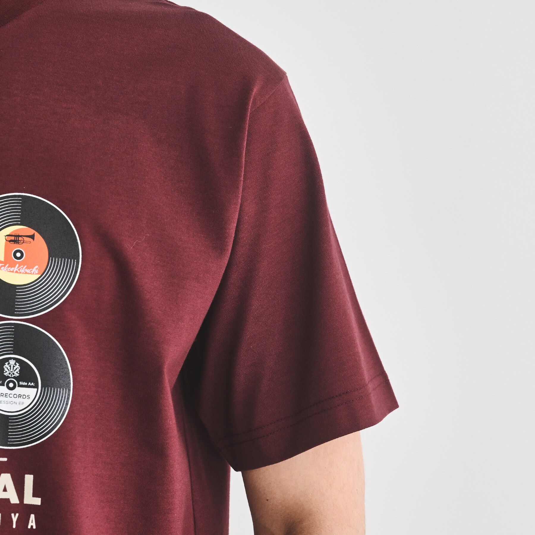 TAKEO KIKUCHI「レコードプリント 天竺 Tシャツ」|Tシャツ・カットソー|