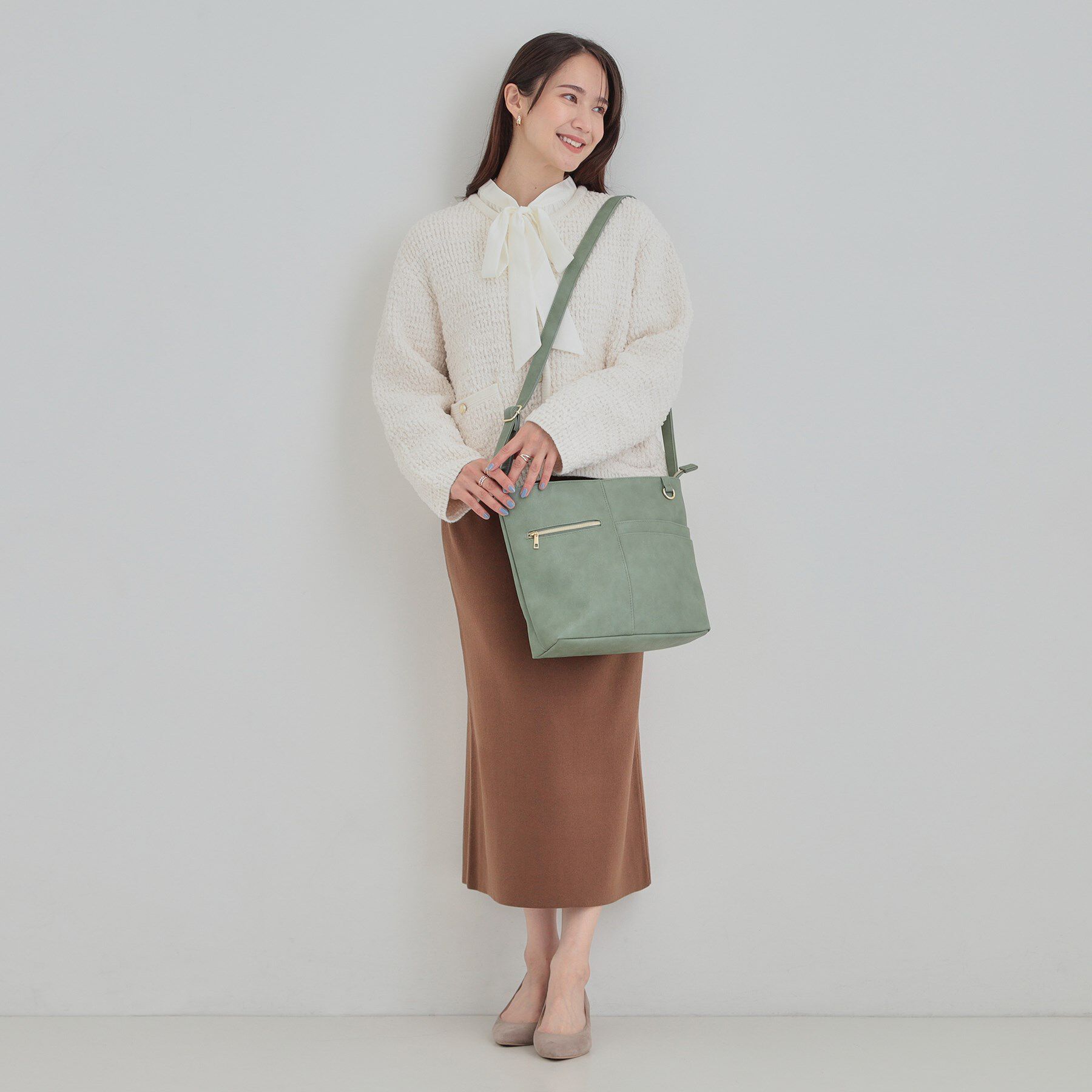 SHOO･LA･RUE「【8ポケット】フロント切替 ショルダーバッグ」|ショルダー・メッセンジャー|