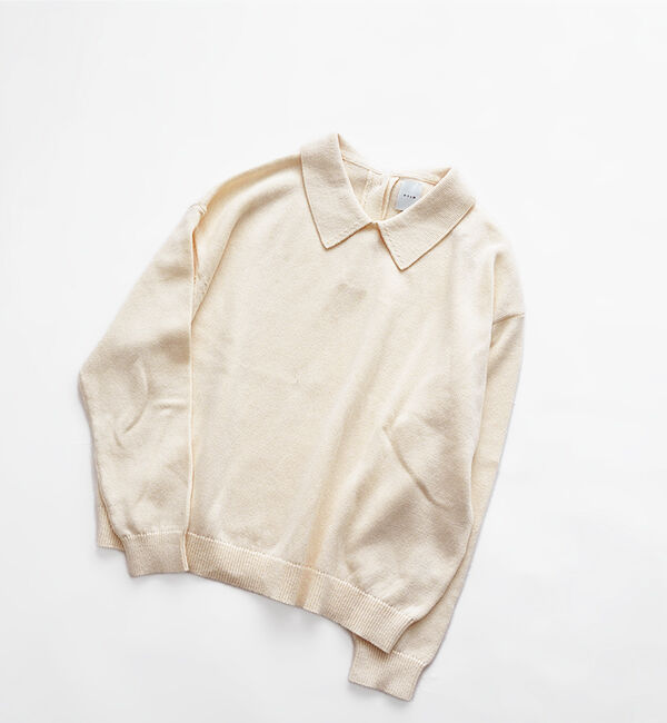 休日と詩「休日のやさしい襟のニット」|ニット・セーター|