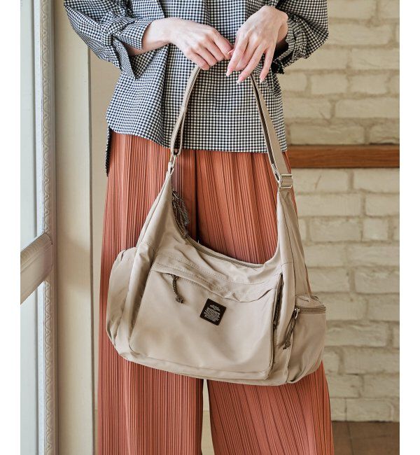 ikka「撥水10ポケットビッグショルダーバッグ」|その他|グレージュ