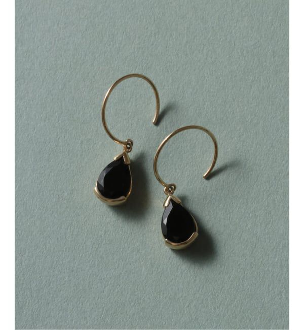 Lilas by Spick&Span「ペアシェイプオニキスフープピアス K10（両耳）」|ピアス|