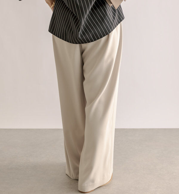  「【ウォッシャブル】【シーズンレスで使える】タックワイドスラックス」|チノ|