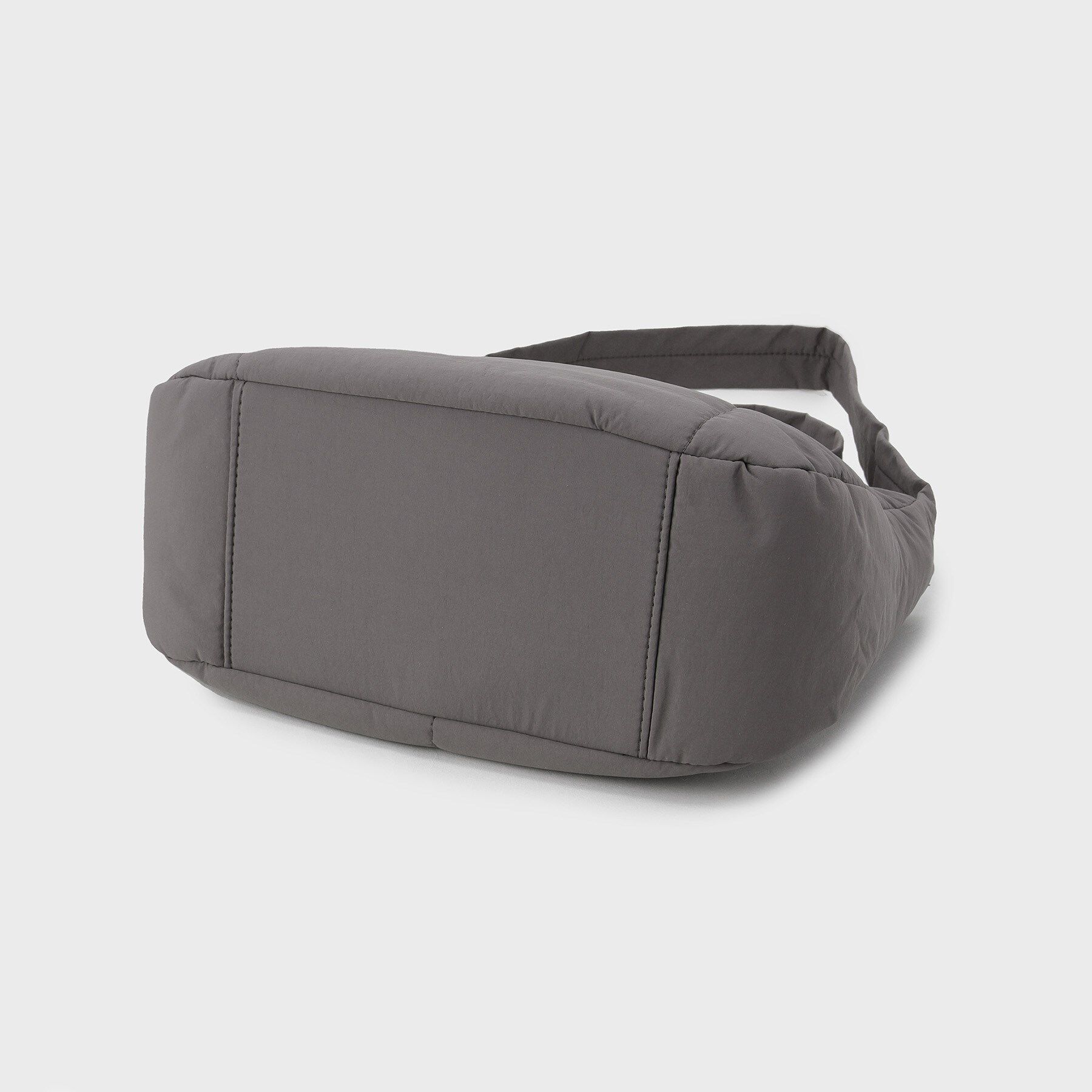 OPAQUE.CLIP「【軽量】ミドルサイズパフィーショルダーバッグ」|ショルダー・メッセンジャー|