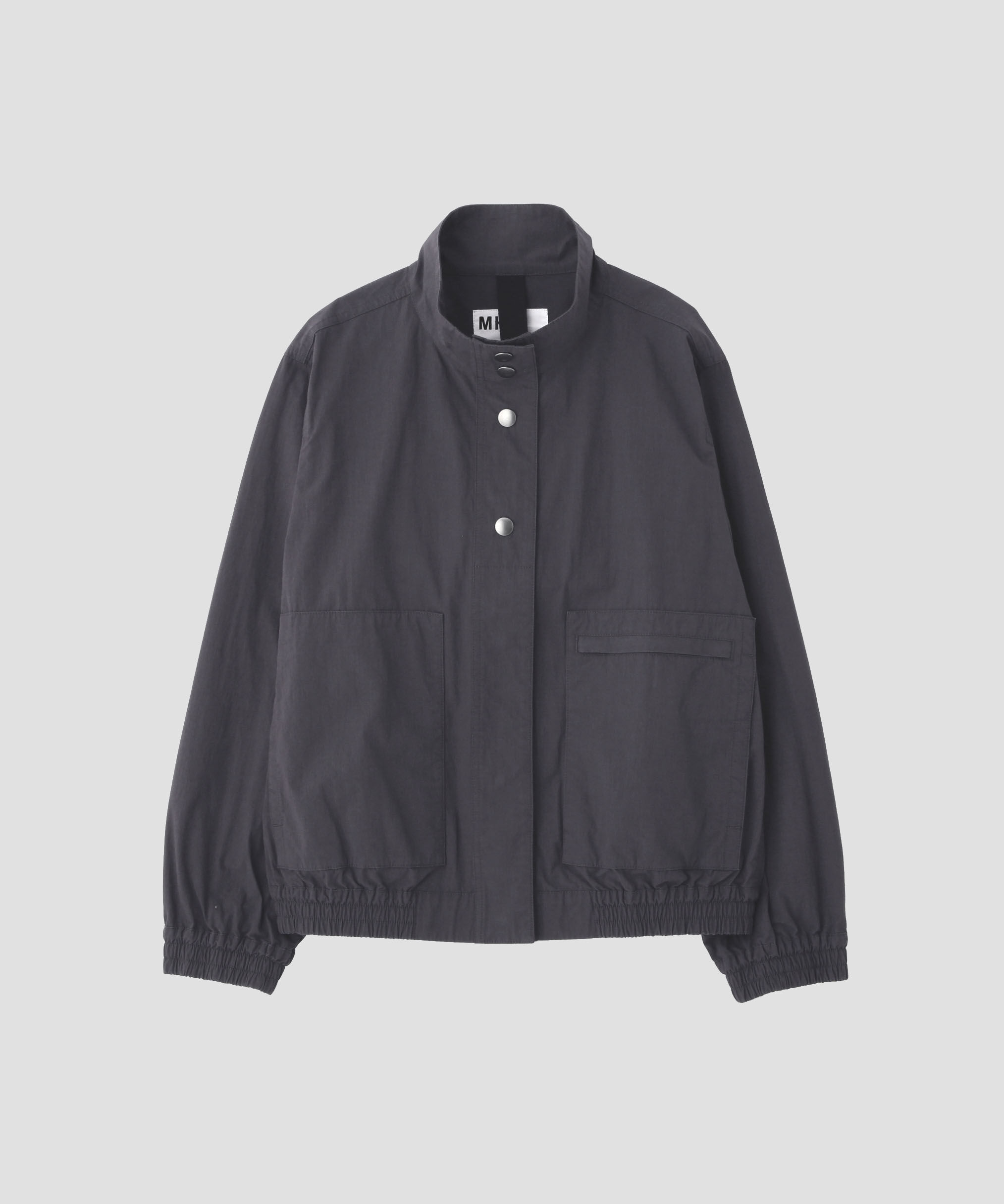 MHL.「COTTON NYLON PLAINWEAVE BLOUSON」|ブルゾン・スタジャン|