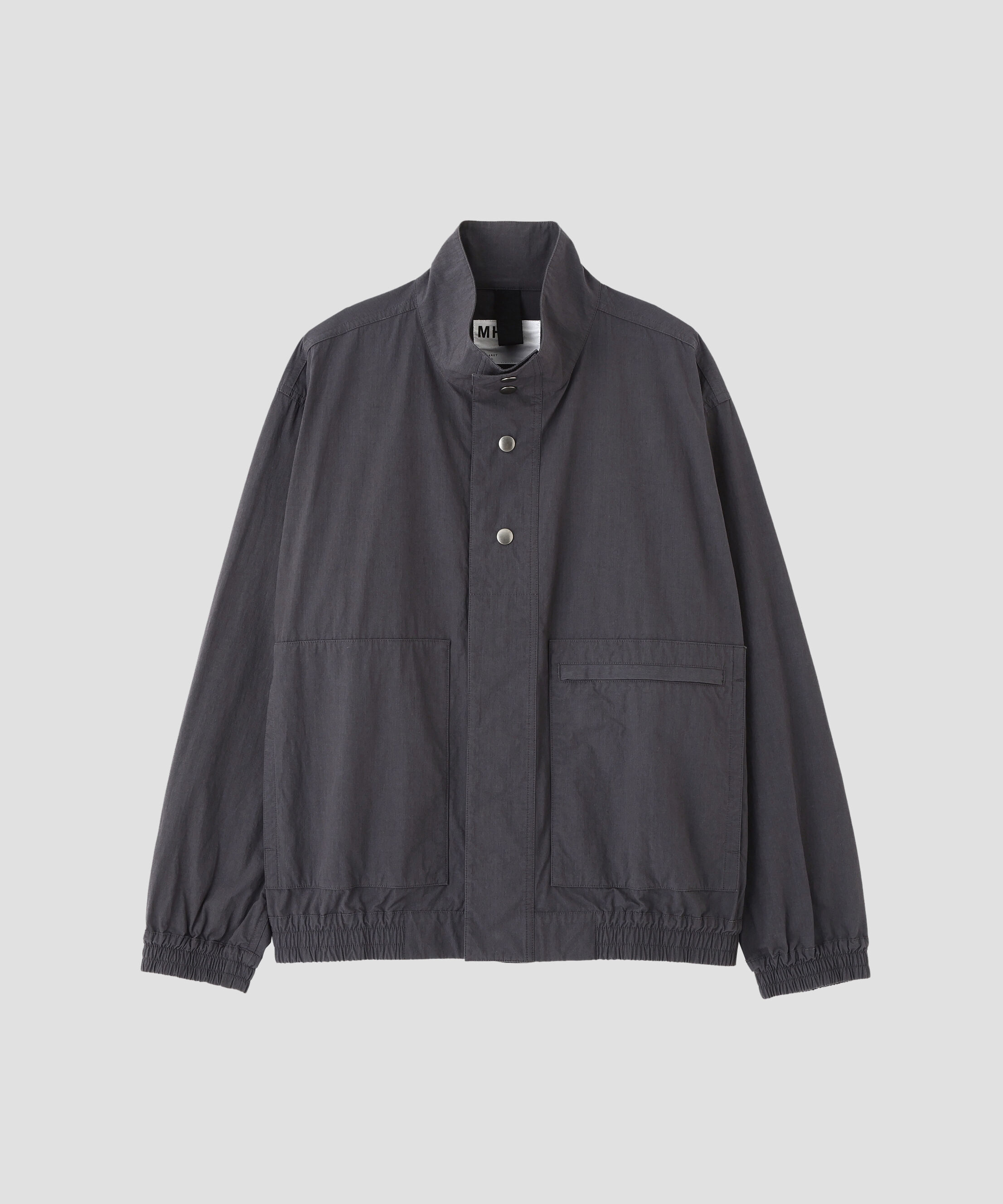 MHL.「COTTON NYLON PLAINWEAVE BLOUSON」|ブルゾン・スタジャン|