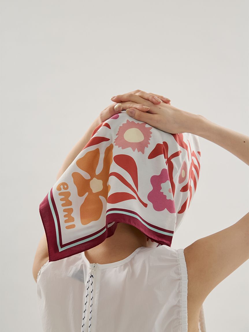 emmi atelier「フラワープリントスカーフ」|バンダナ・スカーフ|