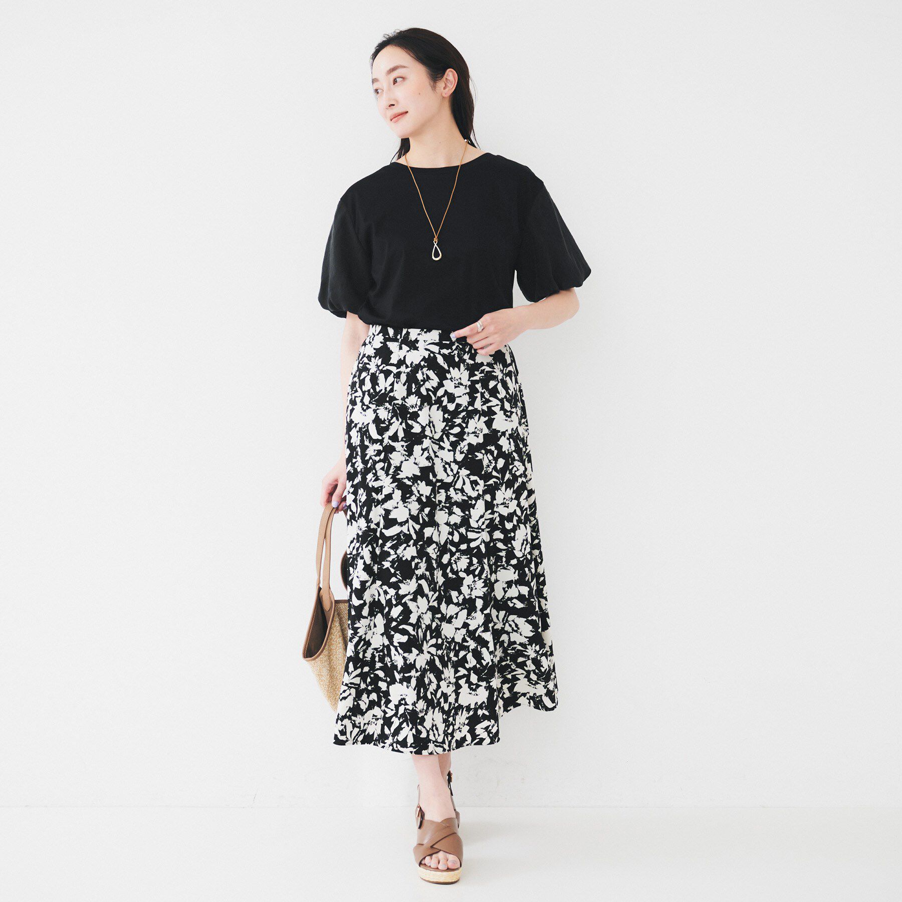 UNTITLED「【セットアップ可/後ろウエストゴム】モザイクフラワー柄スカート」|スカート|