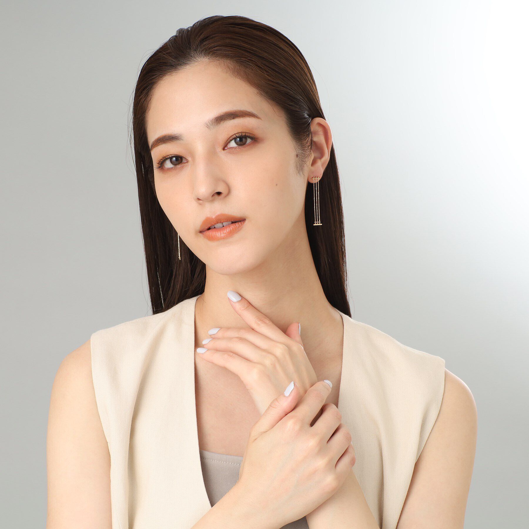 COCOSHNIK「K10カットボールチェーン3連 スタッドピアス」|ピアス|