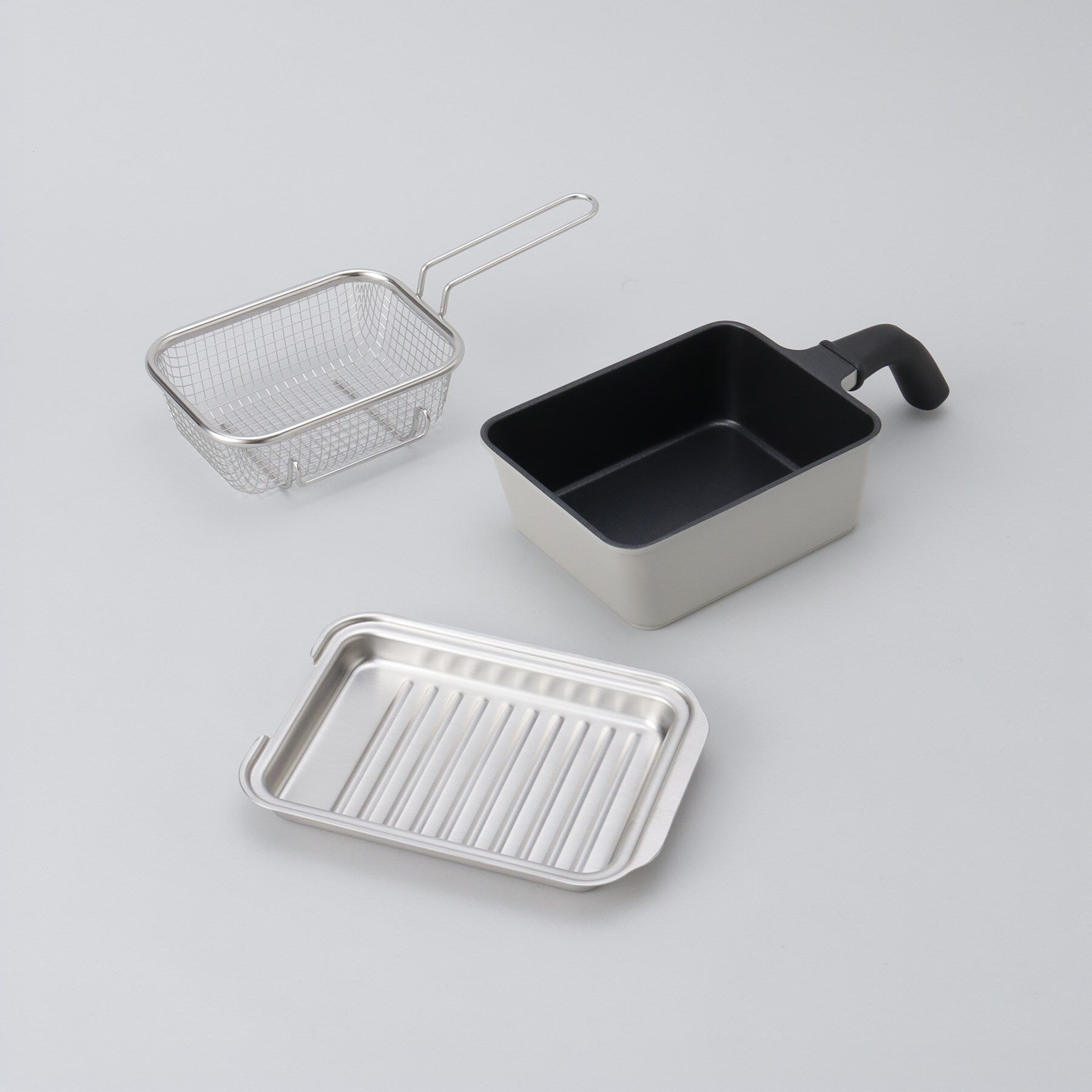 212 KITCHEN STORE「角型揚げ鍋 フライバスケット付き グレージュ ＜Toffy  トフィ＞」|食器・キッチングッズ|
