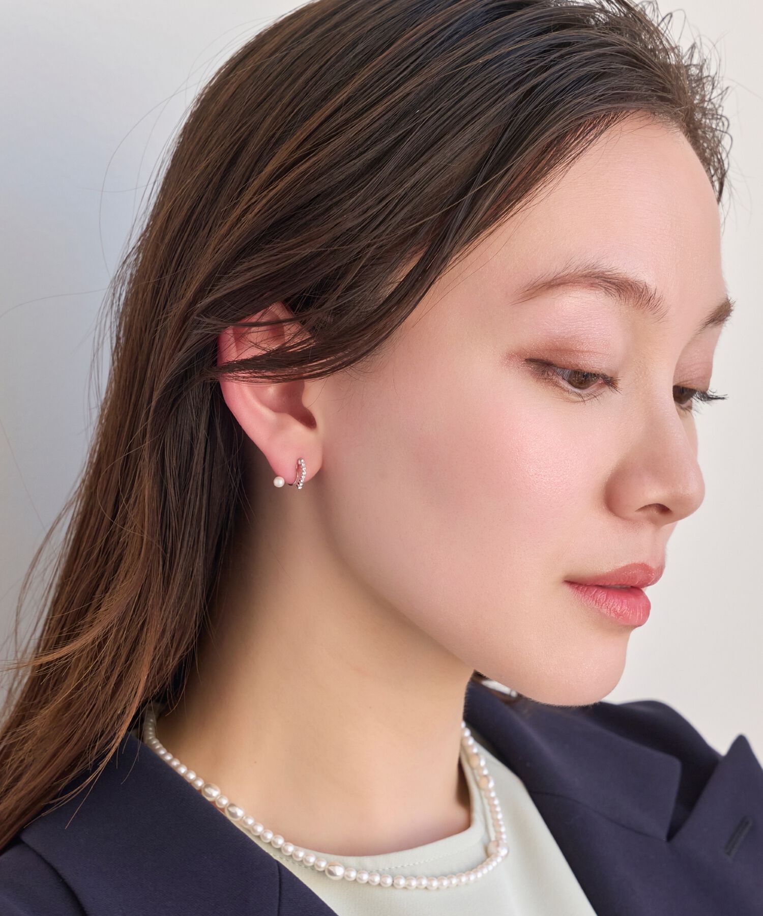 Phoebe「【痛くないシリーズ】ラインストーンパールフロートライトフィットイヤリング　シルバー」|イヤリング|