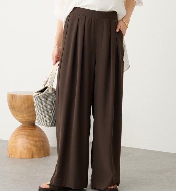  「【ウォッシャブル】【シーズンレスで使える】タックワイドスラックス」|チノ|ダークブラウン