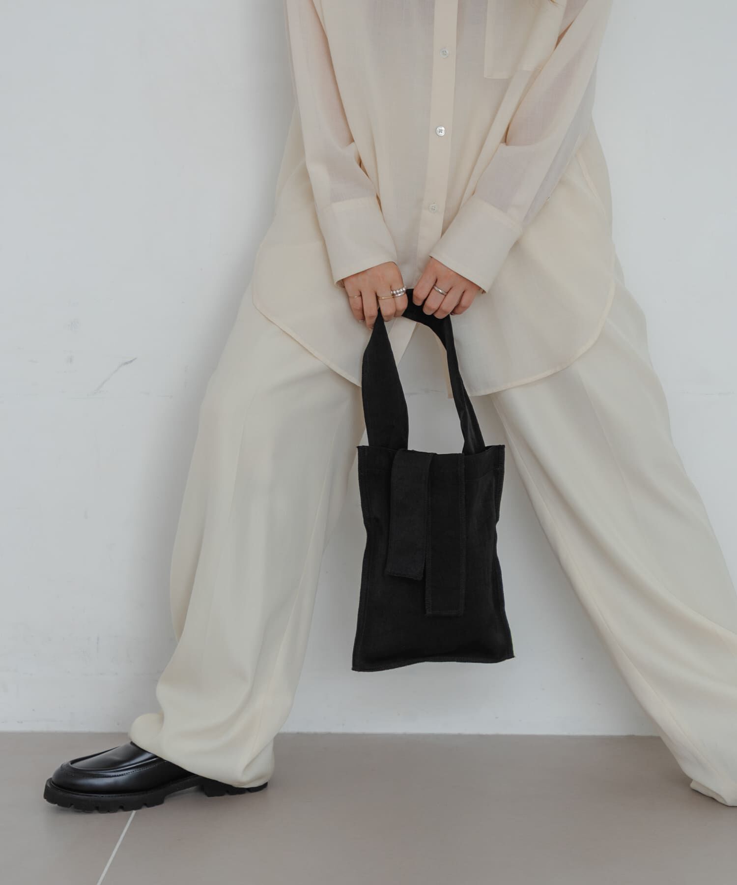 URBAN RESEARCH「『一部別注カラー』ITTI　MARY INSIDE OUT TOTE- S」|トートバッグ|ブラック