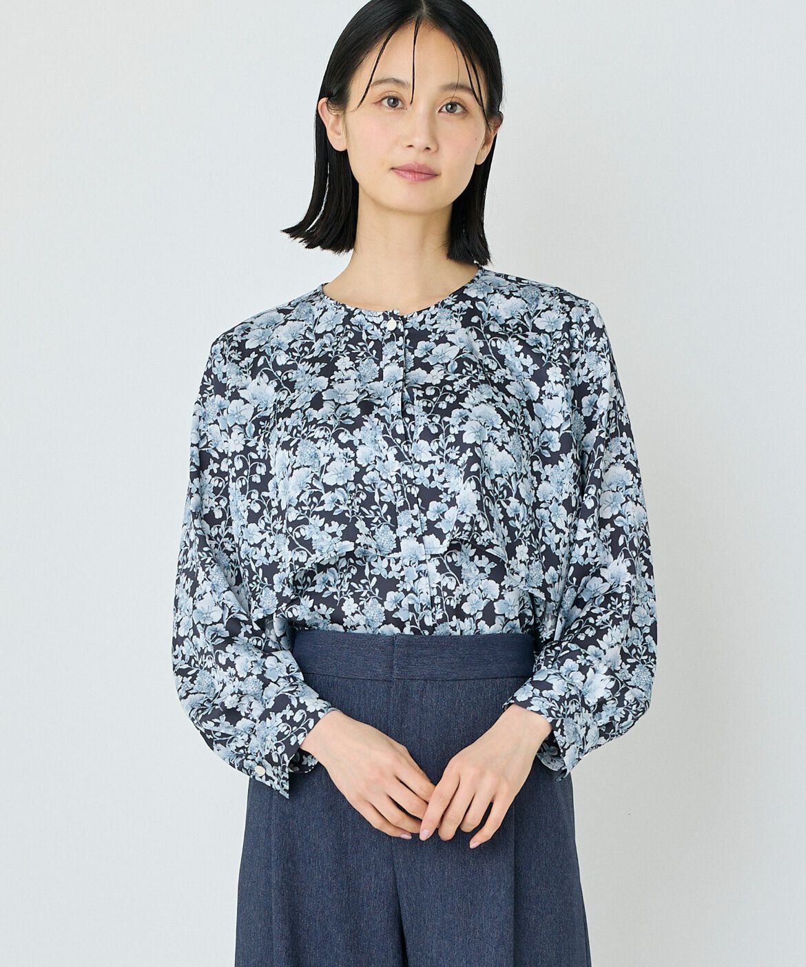 7-IDconcept.「《大きいサイズ》ケープディテールブラウス」|シャツ・ブラウス|ネイビー