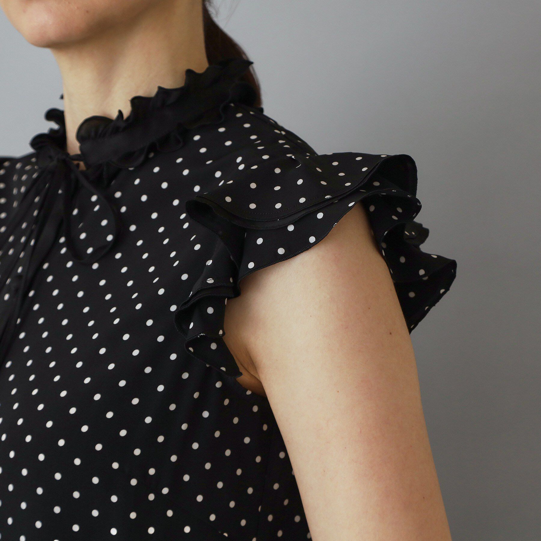 DRESSTERIOR「【otonaMUSE5月号掲載/着映え/ウォッシャブル】ドットプリントウィングスリーブブラウス」|シャツ・ブラウス|