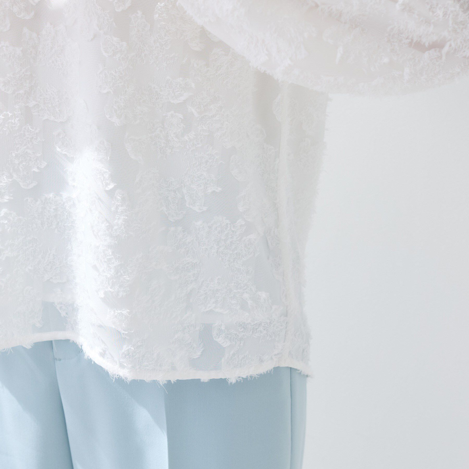 INDIVI「【華やか／大人シアー／セレモニー】カットフリンジブラウス」|シャツ・ブラウス|