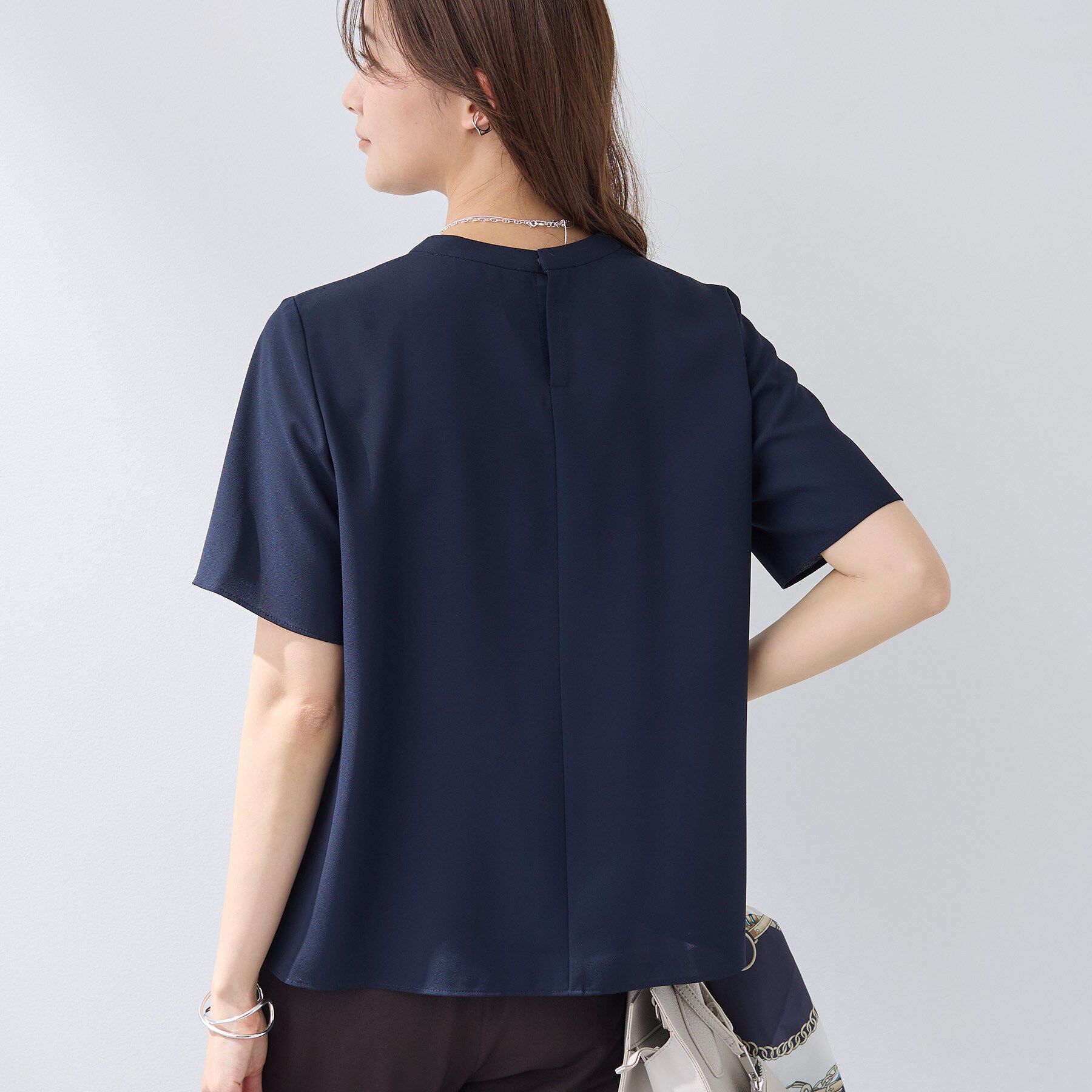 INDIVI「【洗える／UVケア】ストライプ柄＆無地 ボウタイ風 半袖ブラウス」|シャツ・ブラウス|