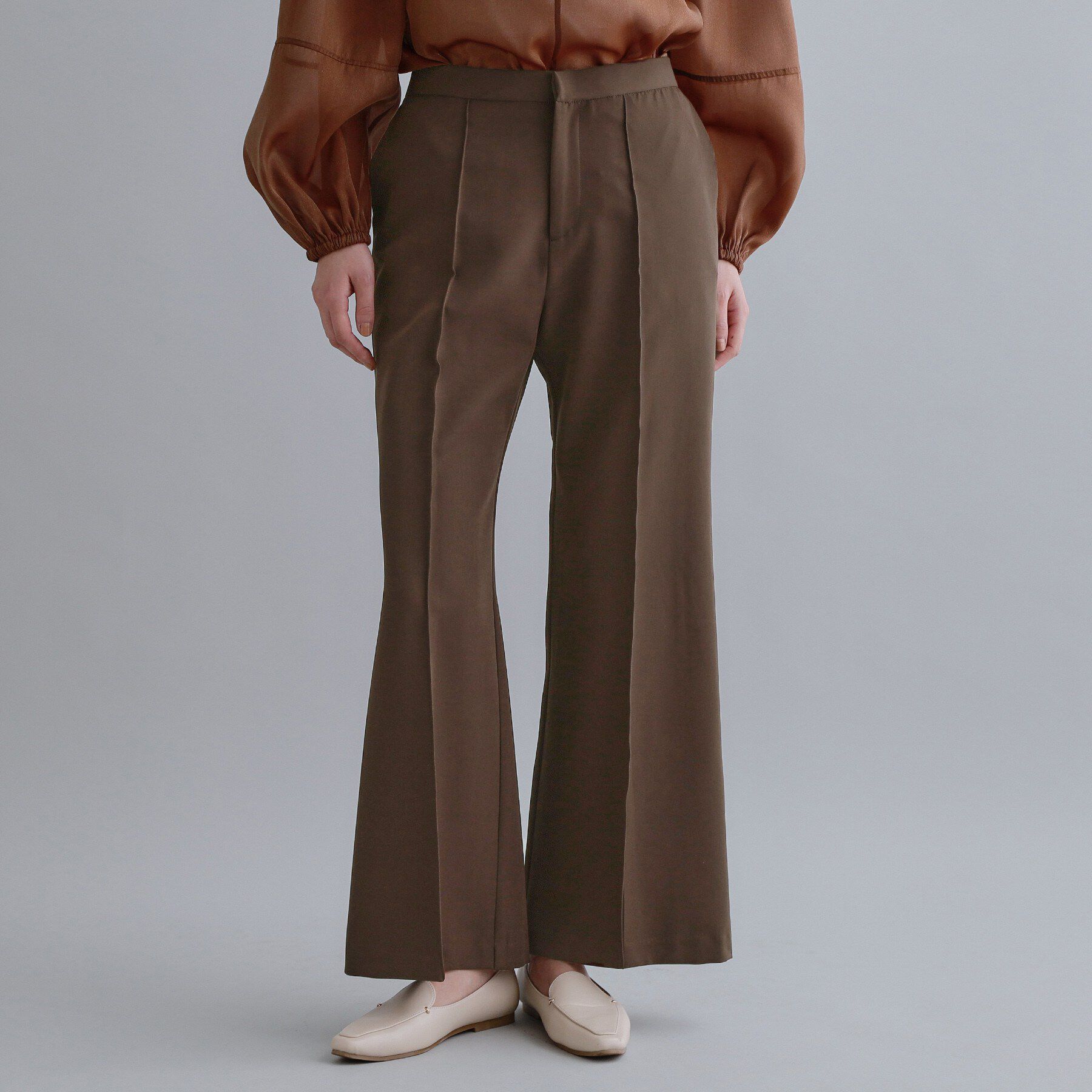 OPAQUE.CLIP「【es】ストレッチピンタックフレアパンツ【洗濯機OK/抗ピル】」|その他|ブラウン(044)
