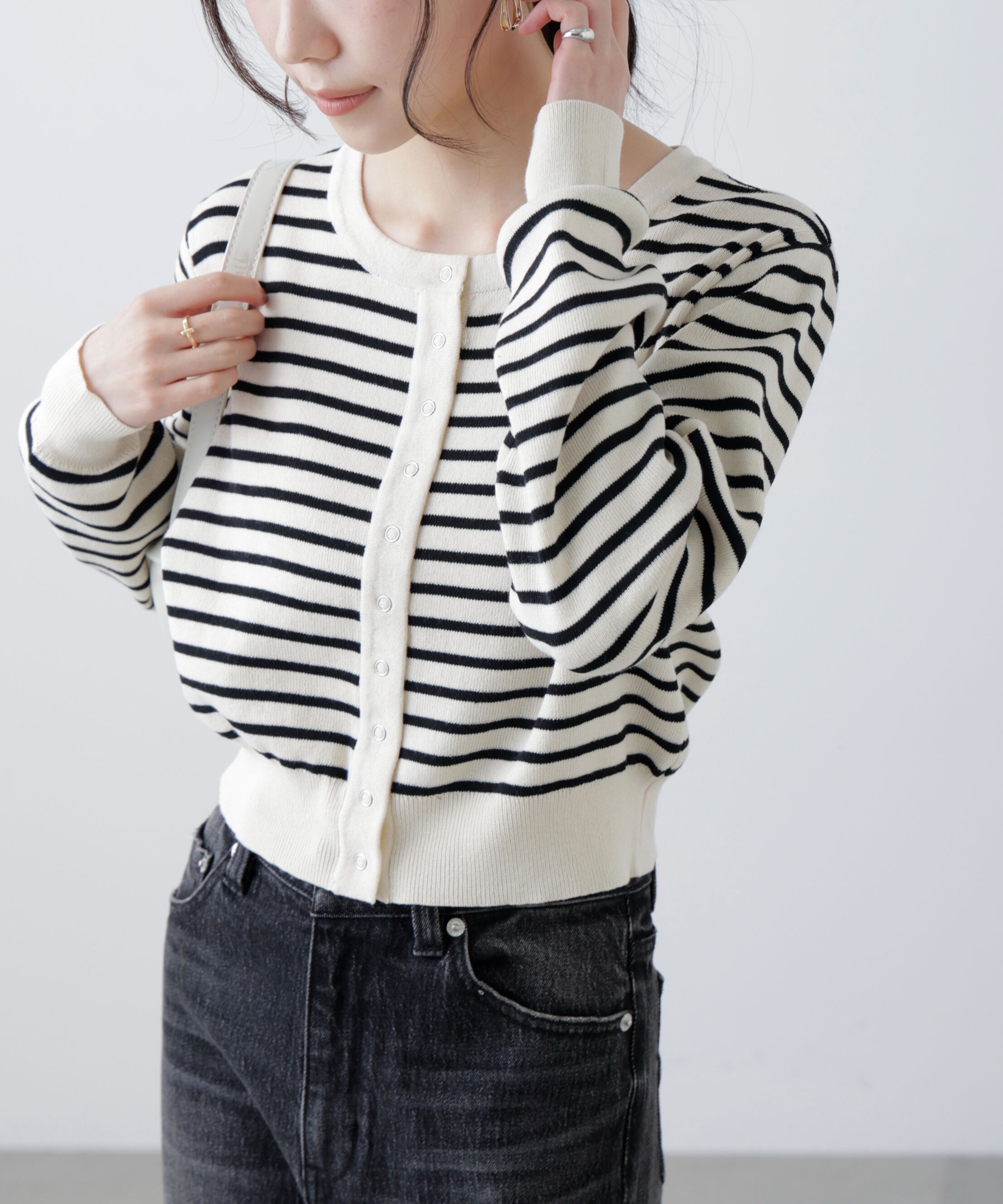  「リングドットボタンクルーネックニットカーディガン」|ニット・セーター|