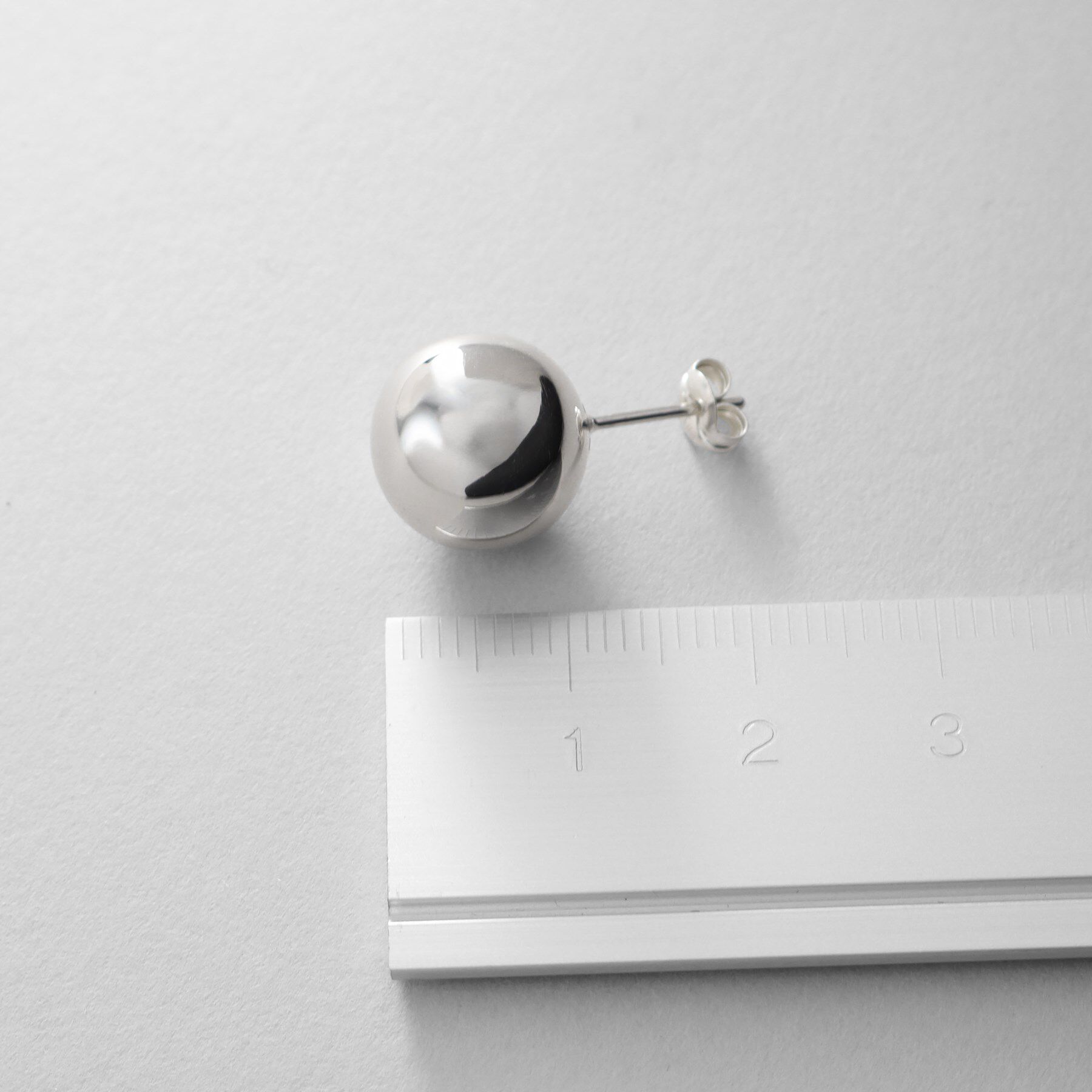 COCOSHNIK ONKITSCH「シルバー ホロウピアス ボールスタッドM」|ピアス|