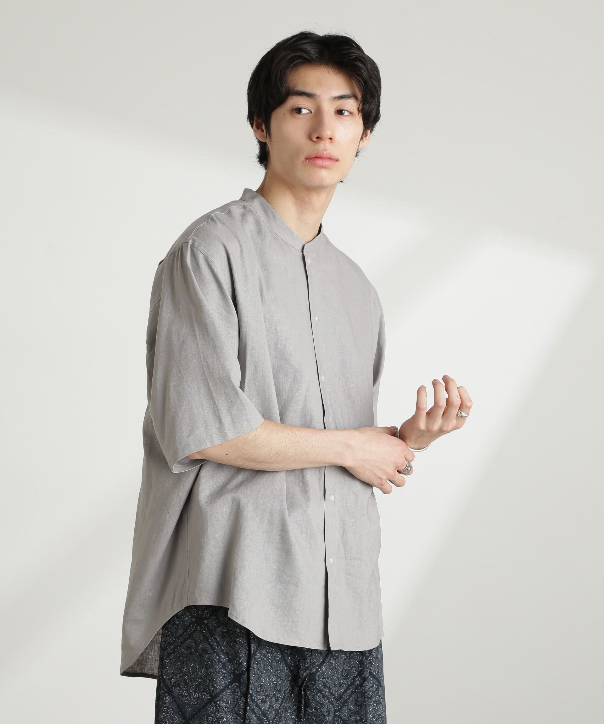 nano･universe「アンチスメルリネン バンドカラーシャツ 半袖」|シャツ・ブラウス|