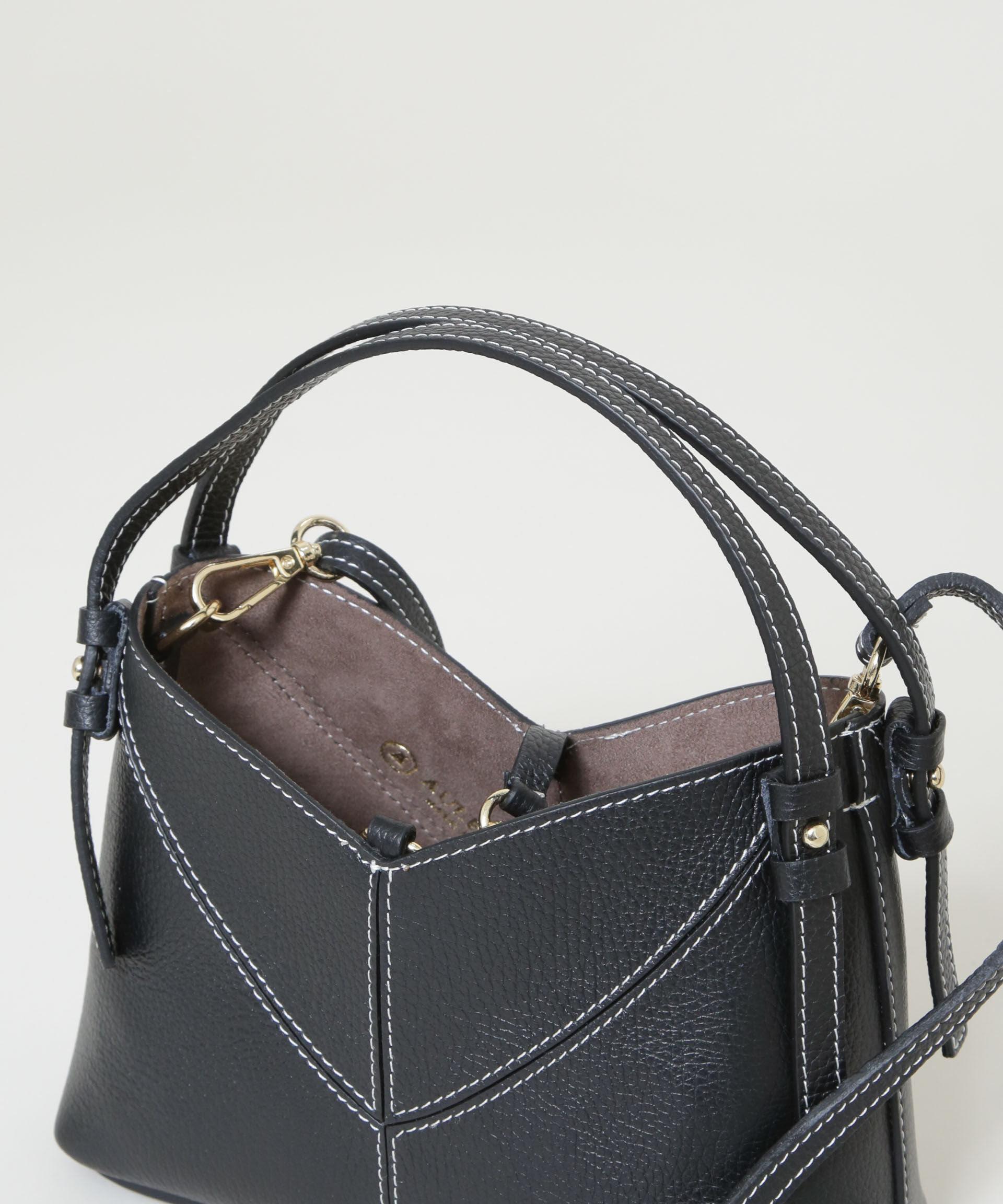 nano･universe「AULENTTI/レザーステッチショルダーバッグ」|ショルダー・メッセンジャー|