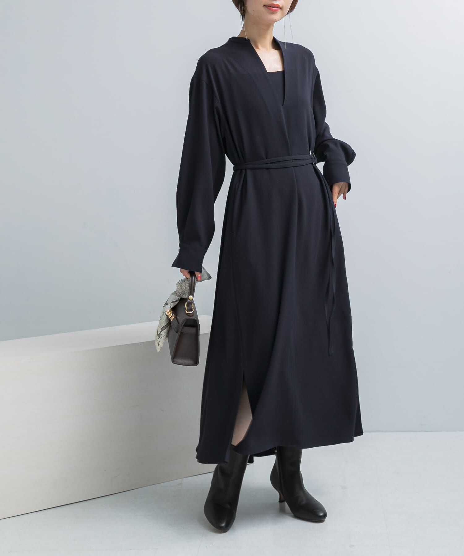 URBAN RESEARCH ROSSO「トリアセテート混Vネックワンピース」|ワンピース|ネイビー