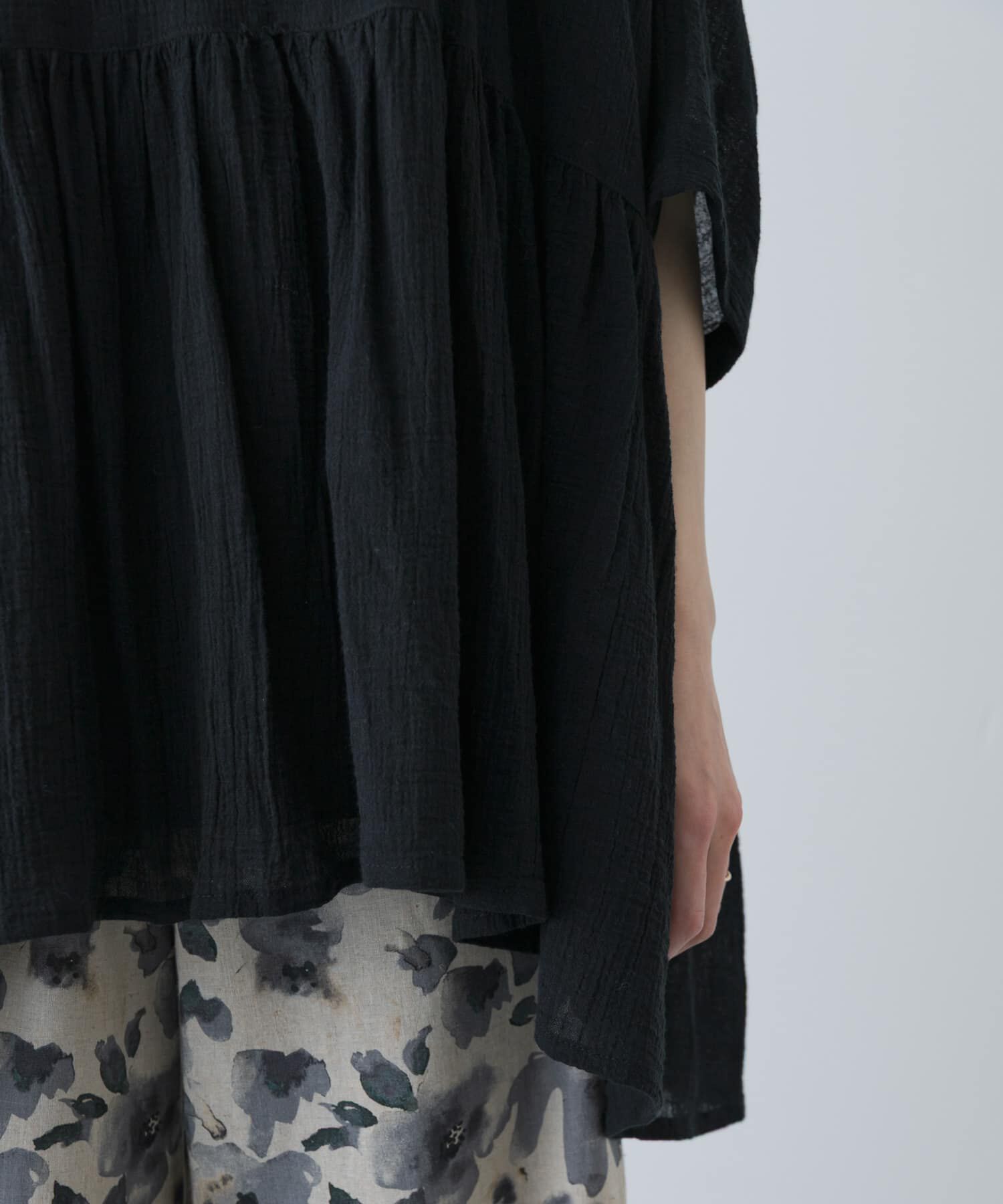 かぐれ「コットンクレープギャザーブラウス」|シャツ・ブラウス|