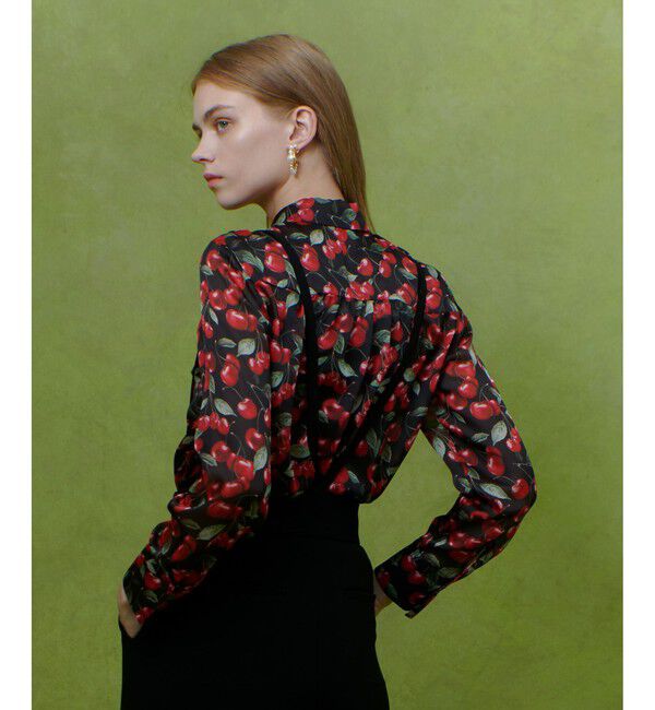 LOULOU WILLOUGHBY「WEB限定【LOULOU WILLOUGHBY】LISAチェリープリント ボウタイブラウス」|シャツ・ブラウス|