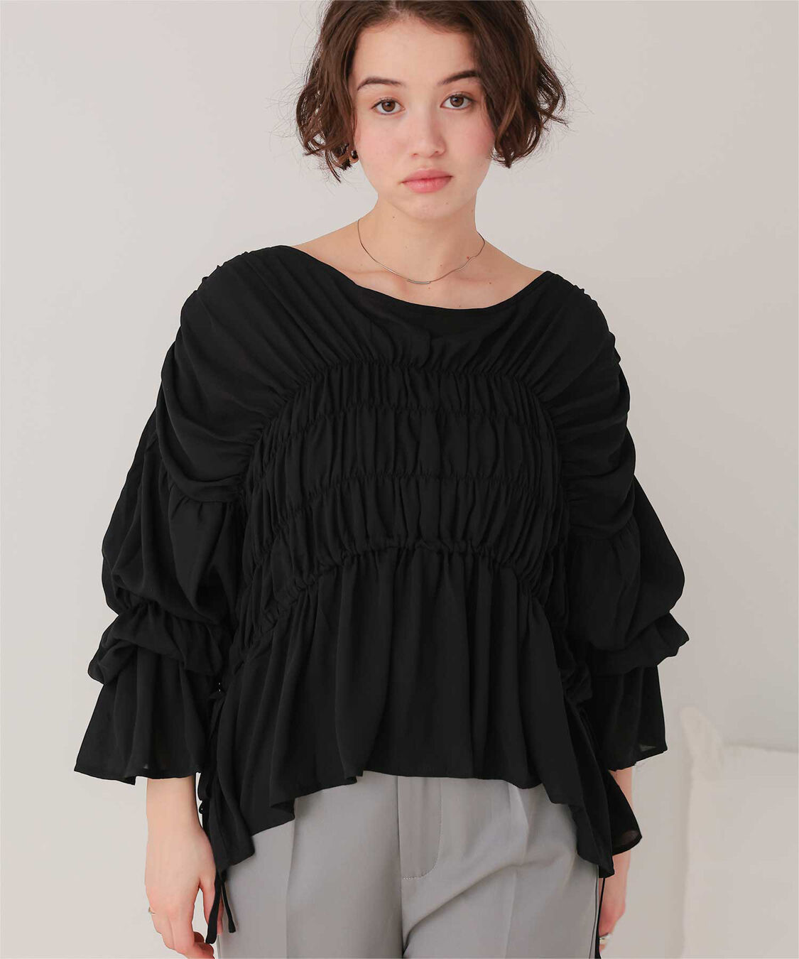 titivate「ｼｬｰﾘﾝｸﾞｷﾞｬｻﾞｰﾎﾞﾘｭｰﾑﾌﾞﾗｳｽ」|シャツ・ブラウス|ブラック