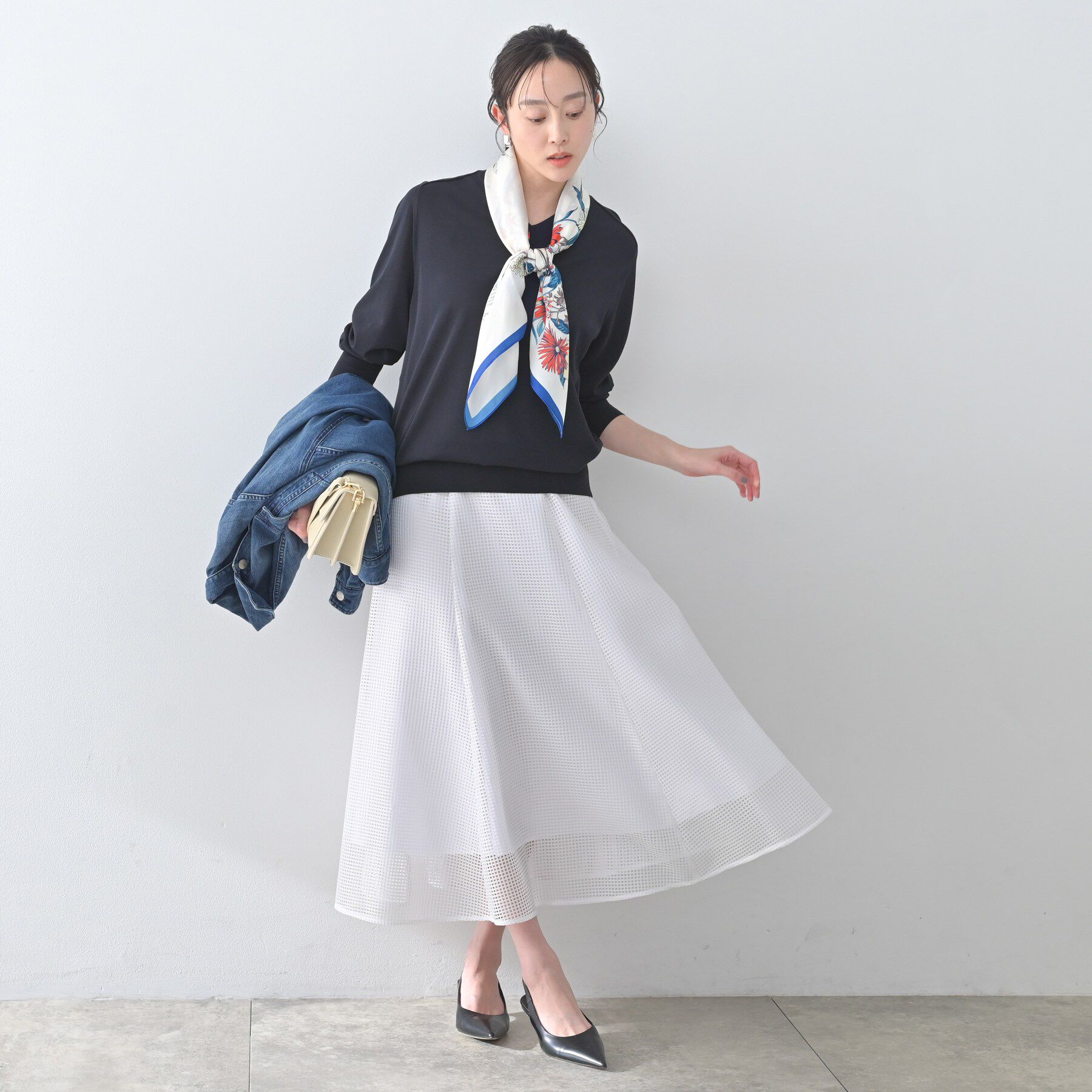 UNTITLED「シアーVネックニット」|ニット・セーター|