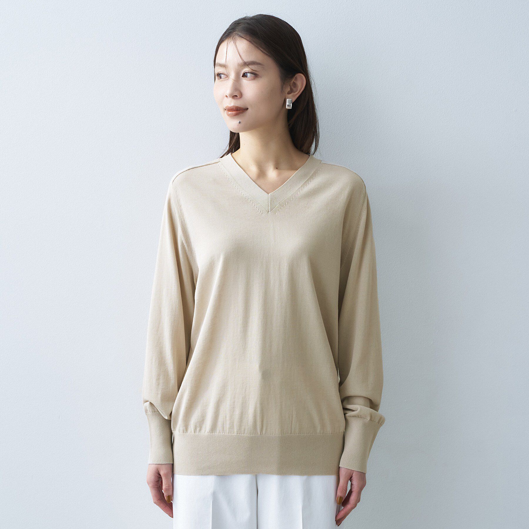 UNTITLED「シアーVネックニット」|ニット・セーター|