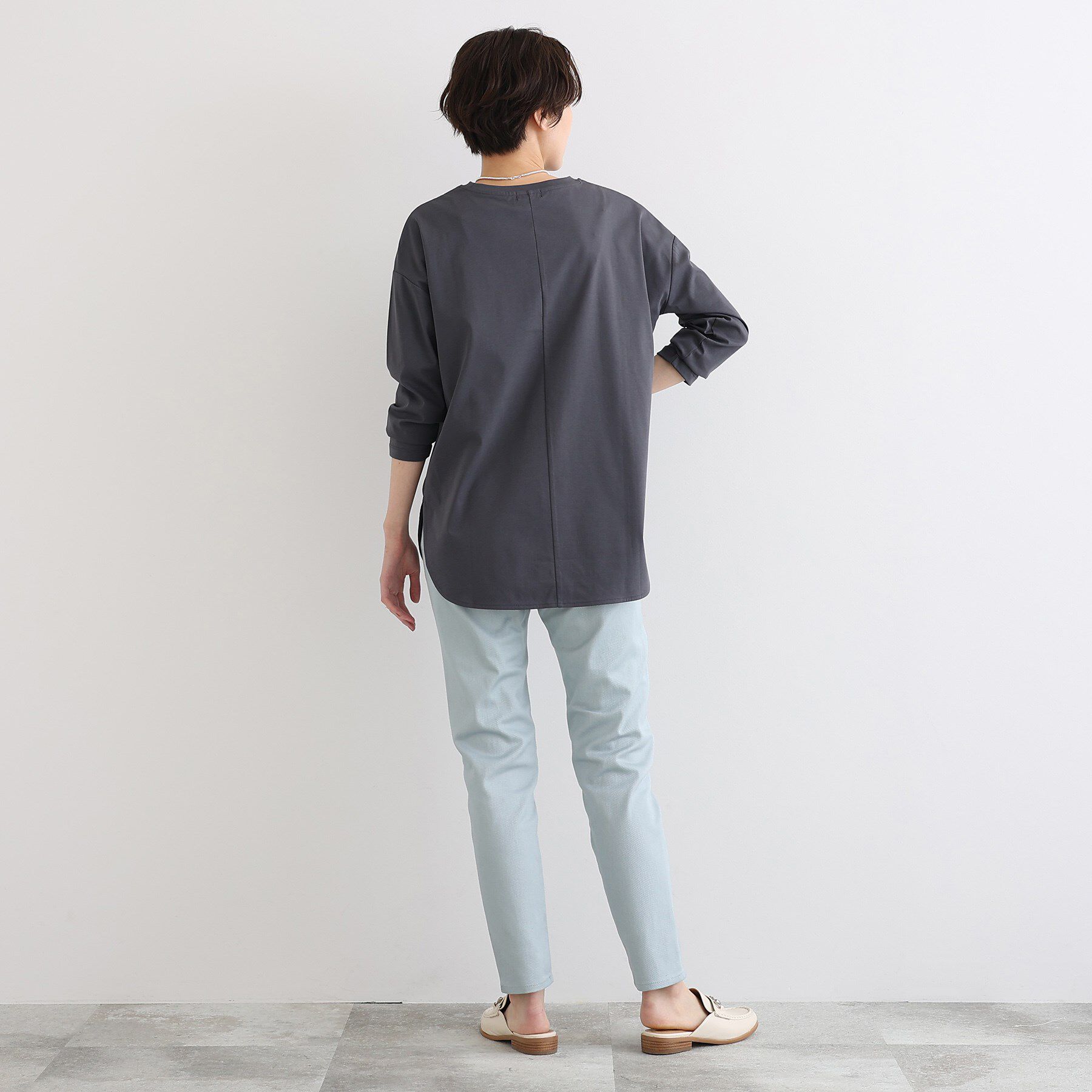 INDIVI「【洗える／コットン100％】ラウンドヘムシンプルカットソー」|Tシャツ・カットソー|