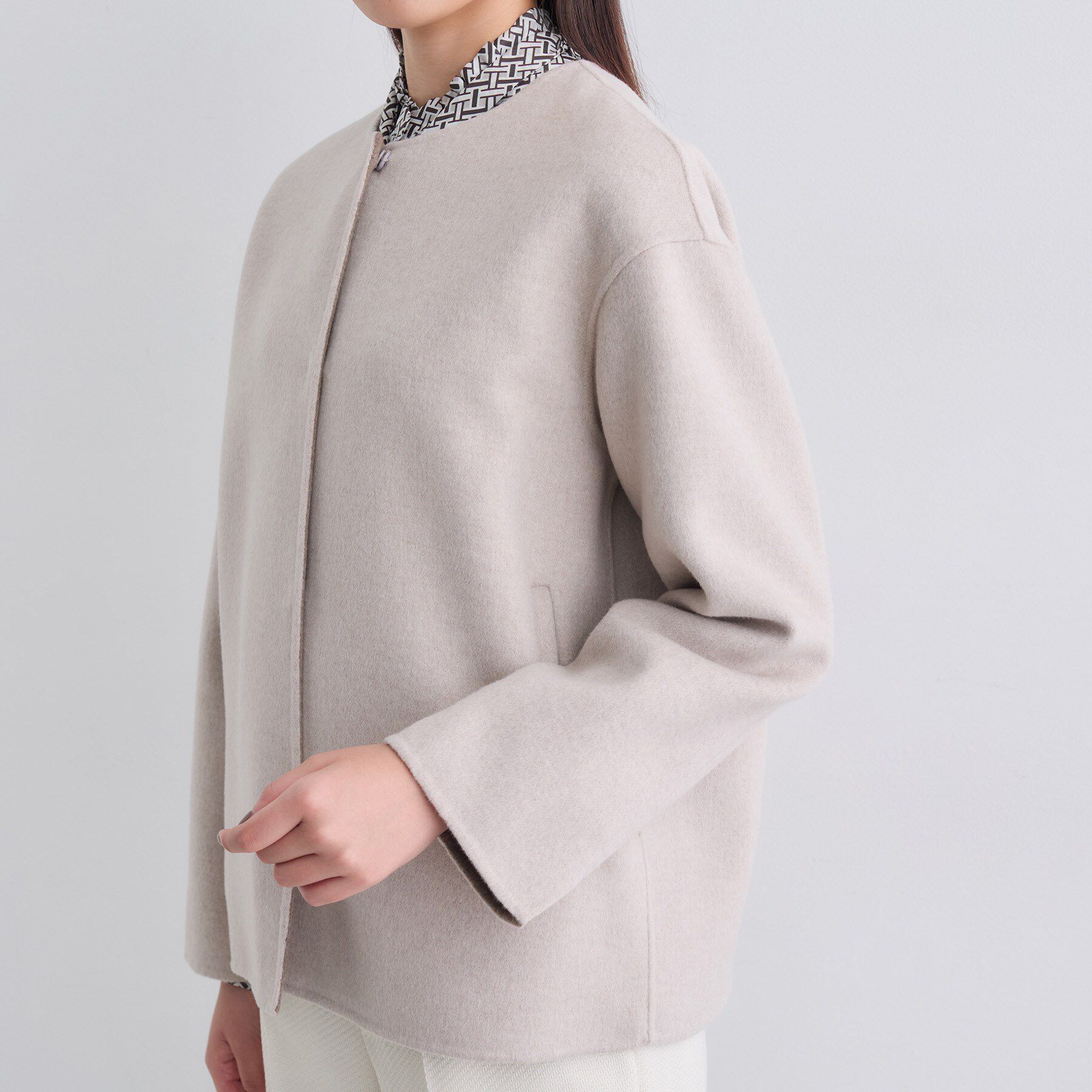 INDIVI「【配色デザイン／ショート丈】ウールリバー ノーカラーコート」|ノーカラーコート|