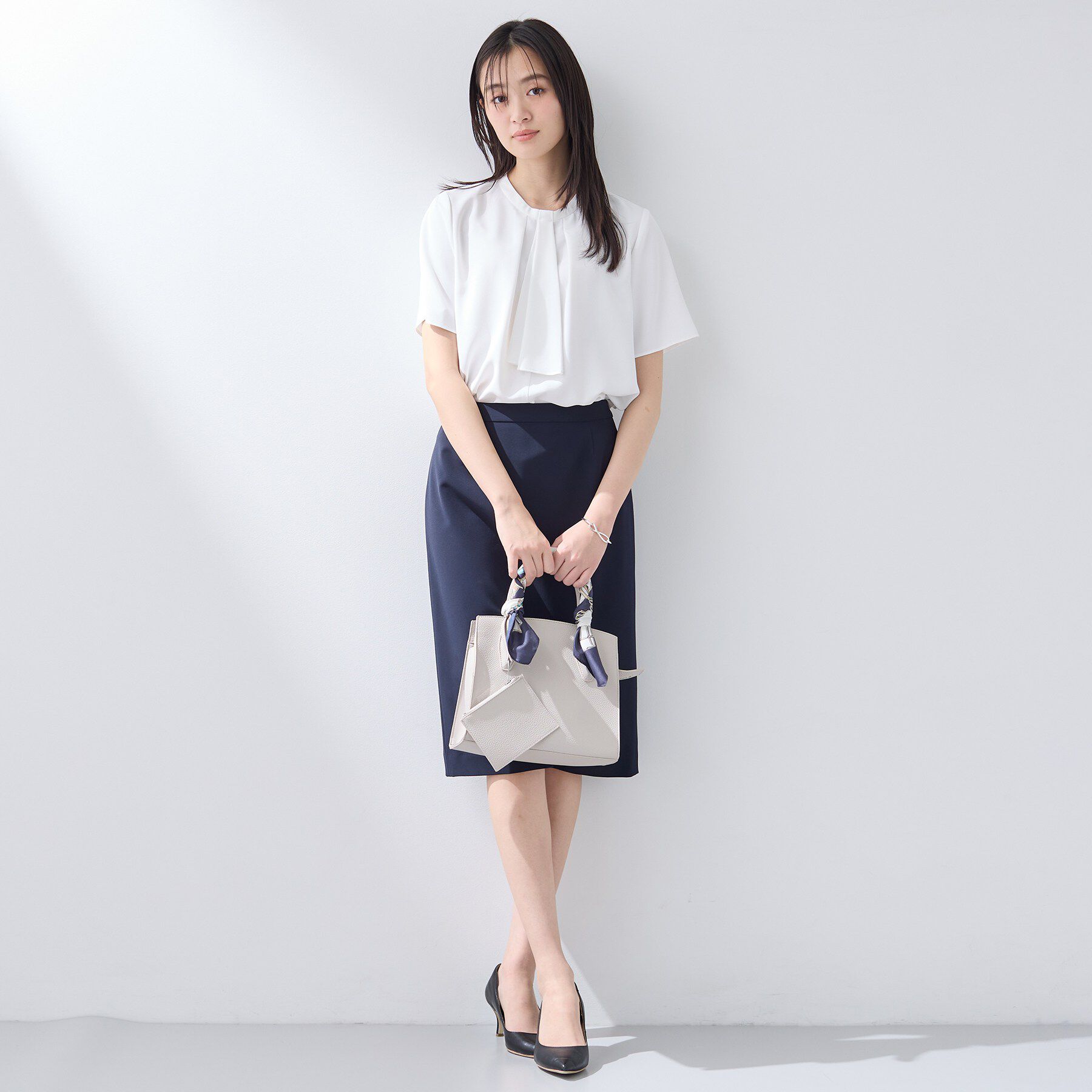 INDIVI「【洗える／UVケア】ストライプ柄＆無地 ボウタイ風 半袖ブラウス」|シャツ・ブラウス|