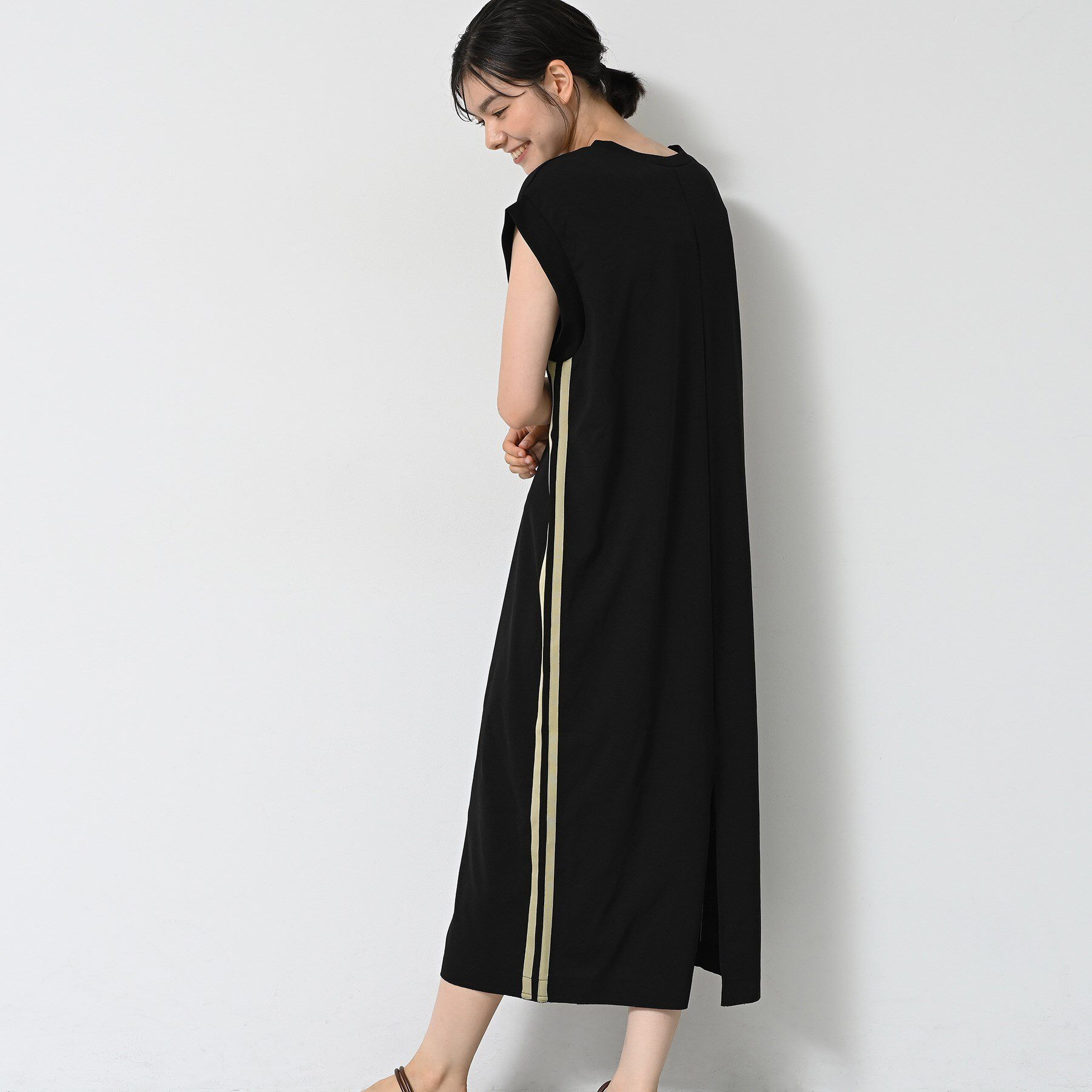 Dessin「【洗える】カットジョーゼットラインワンピース」|ワンピース|