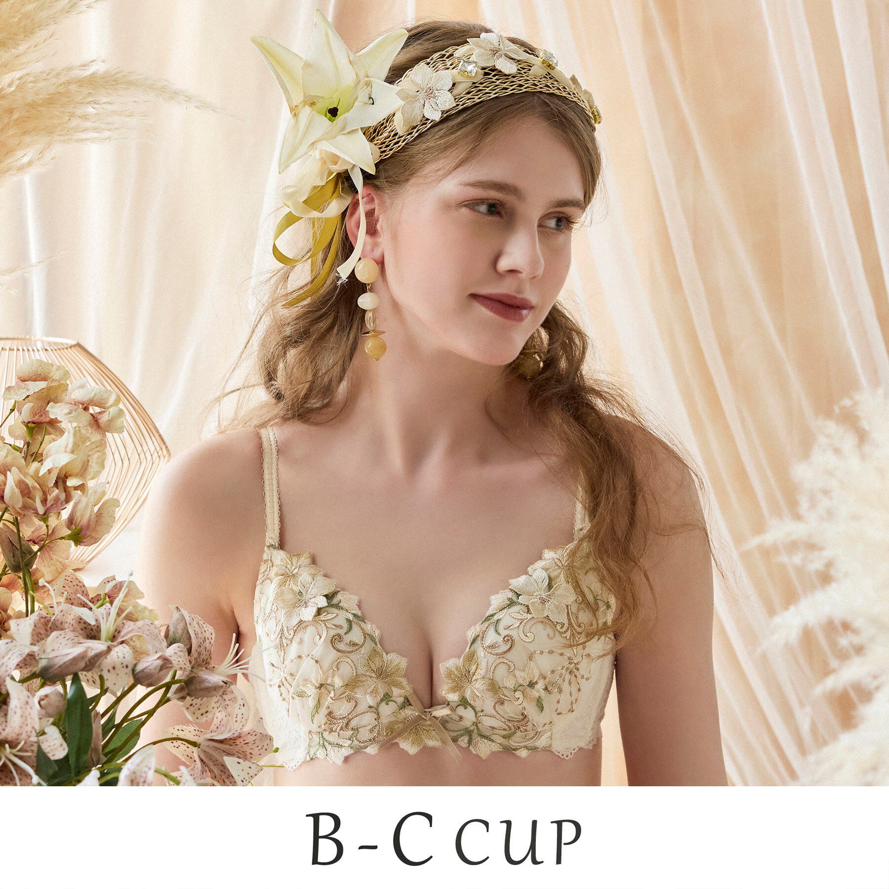 Risa Magli「ヴァネッサ ブラジャー (B-C) ＜V Make Type＞」|インナー|ゴールド(007)